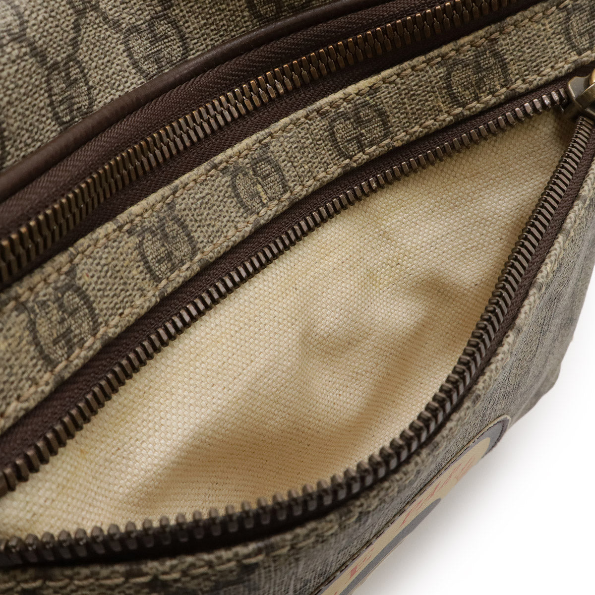 Gucci Courier GG Supreme Belt Bag