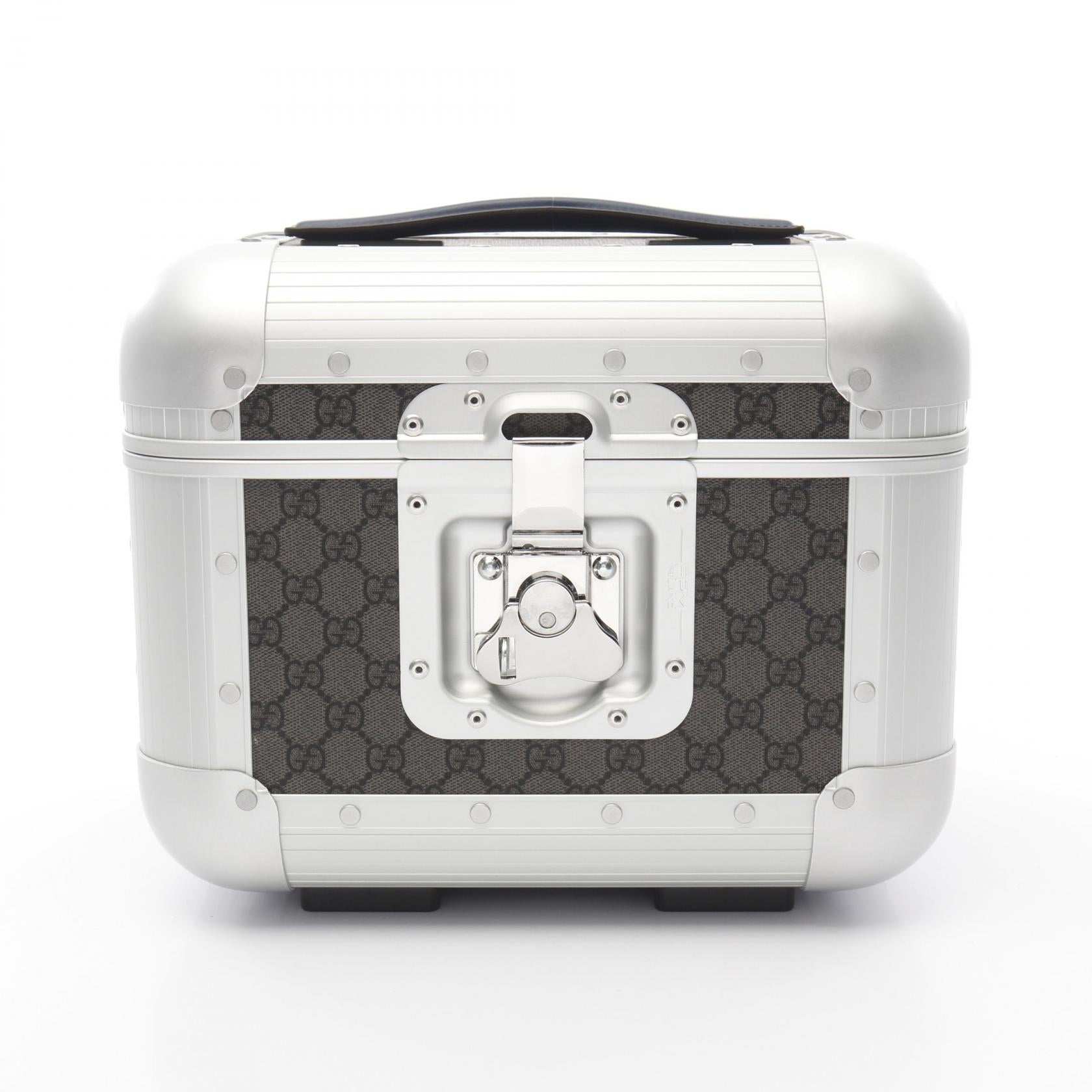 Gucci Beauty Case GG Supreme Coated Canvas Handbag