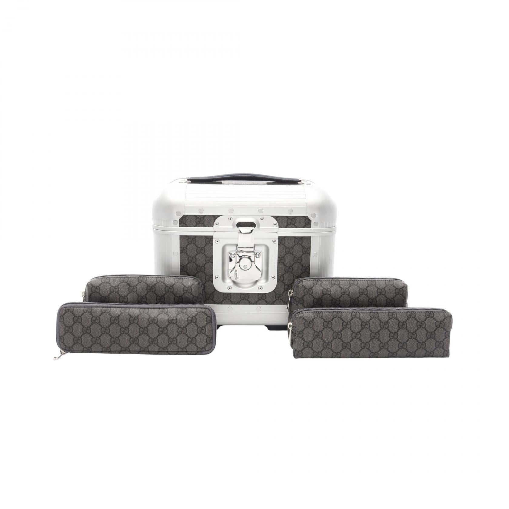 Gucci Beauty Case GG Supreme Coated Canvas Handbag