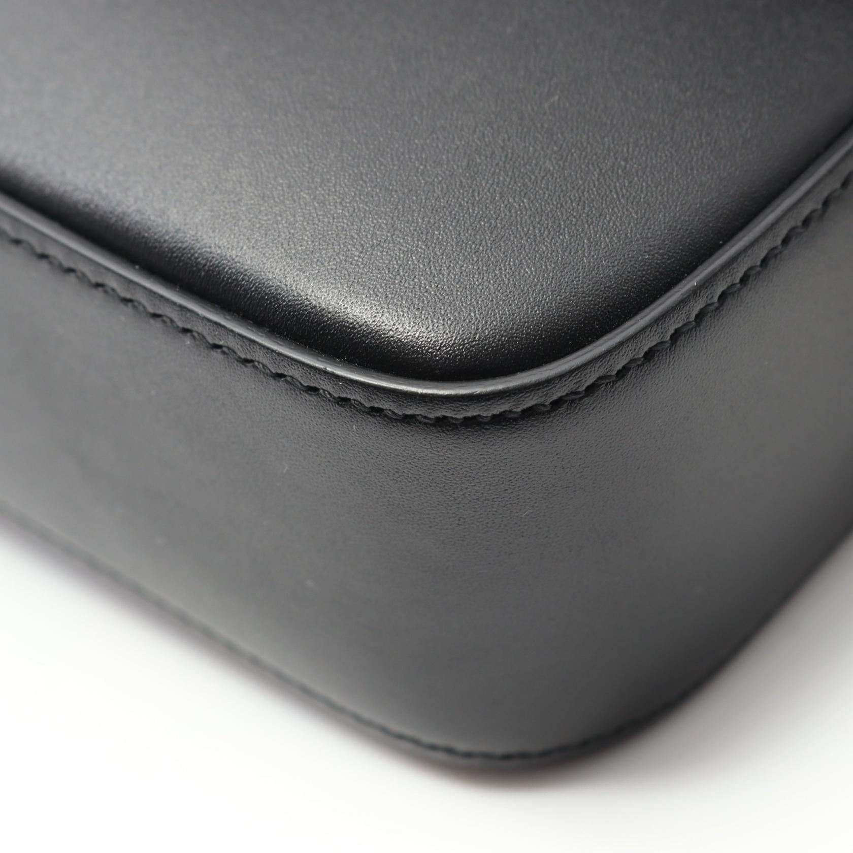 Gucci Double G Leather Shoulder Bag