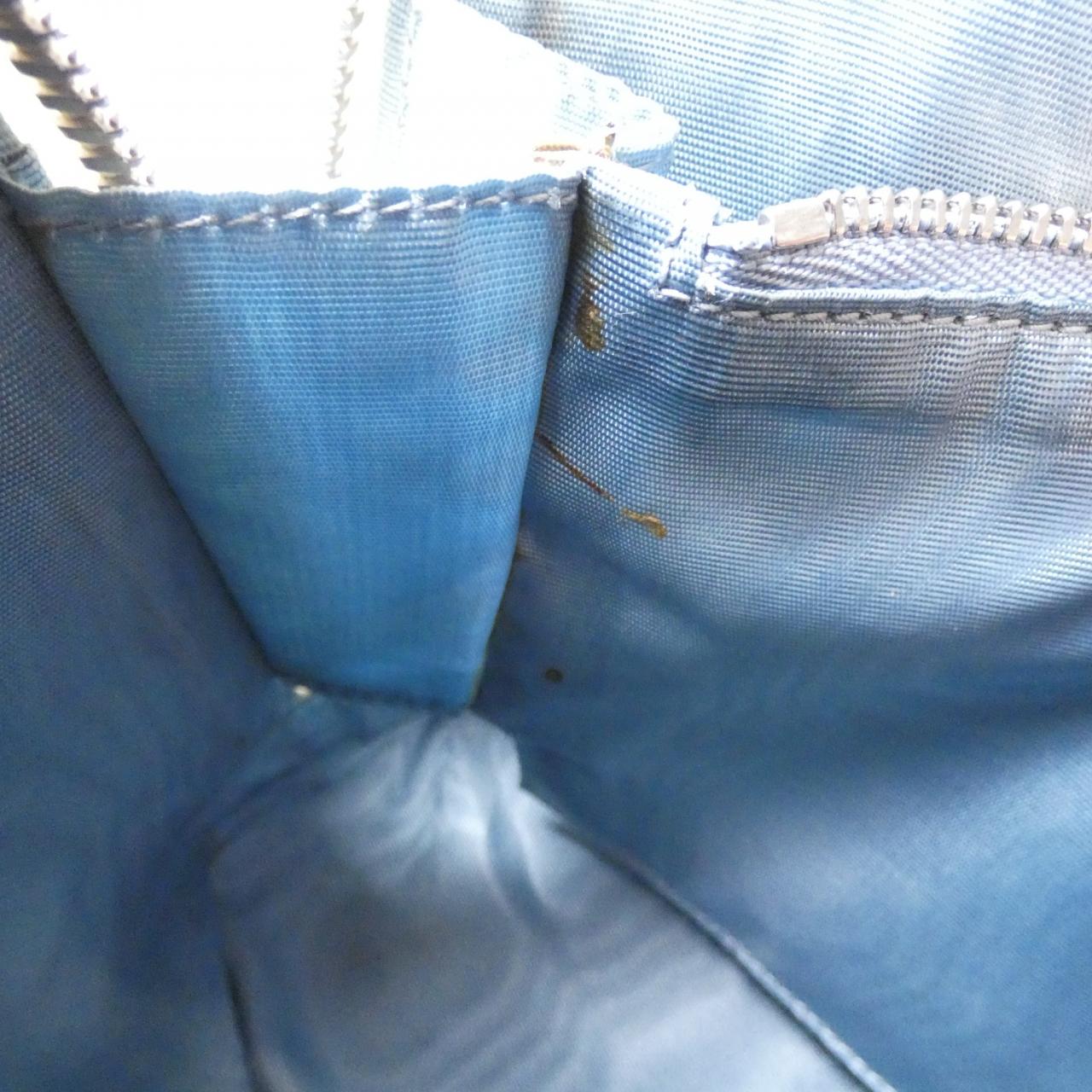 Gucci 511189 0GUYN Leather Shoulder Bag