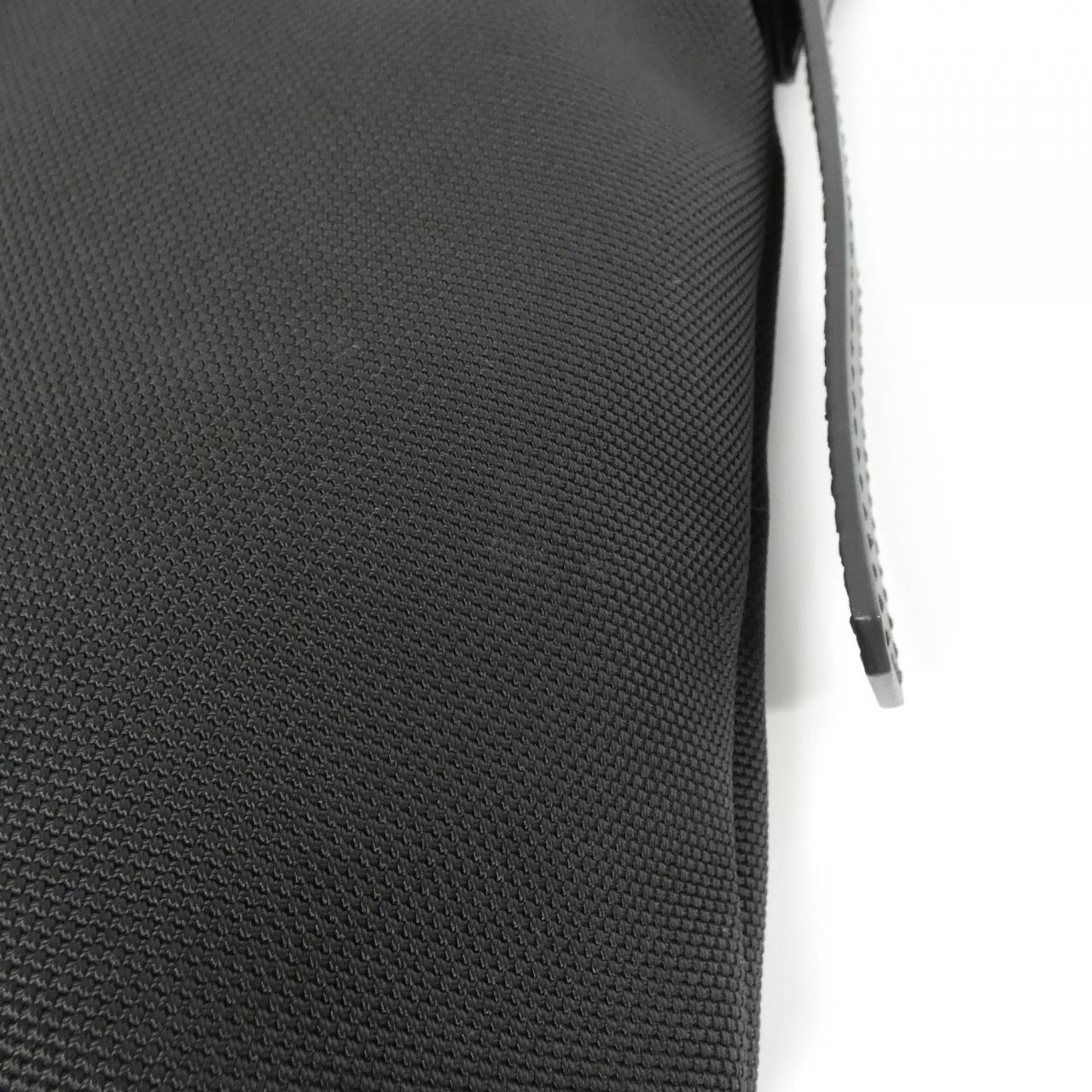 Gucci 631199 KWT7N Techno Canvas Shoulder Bag