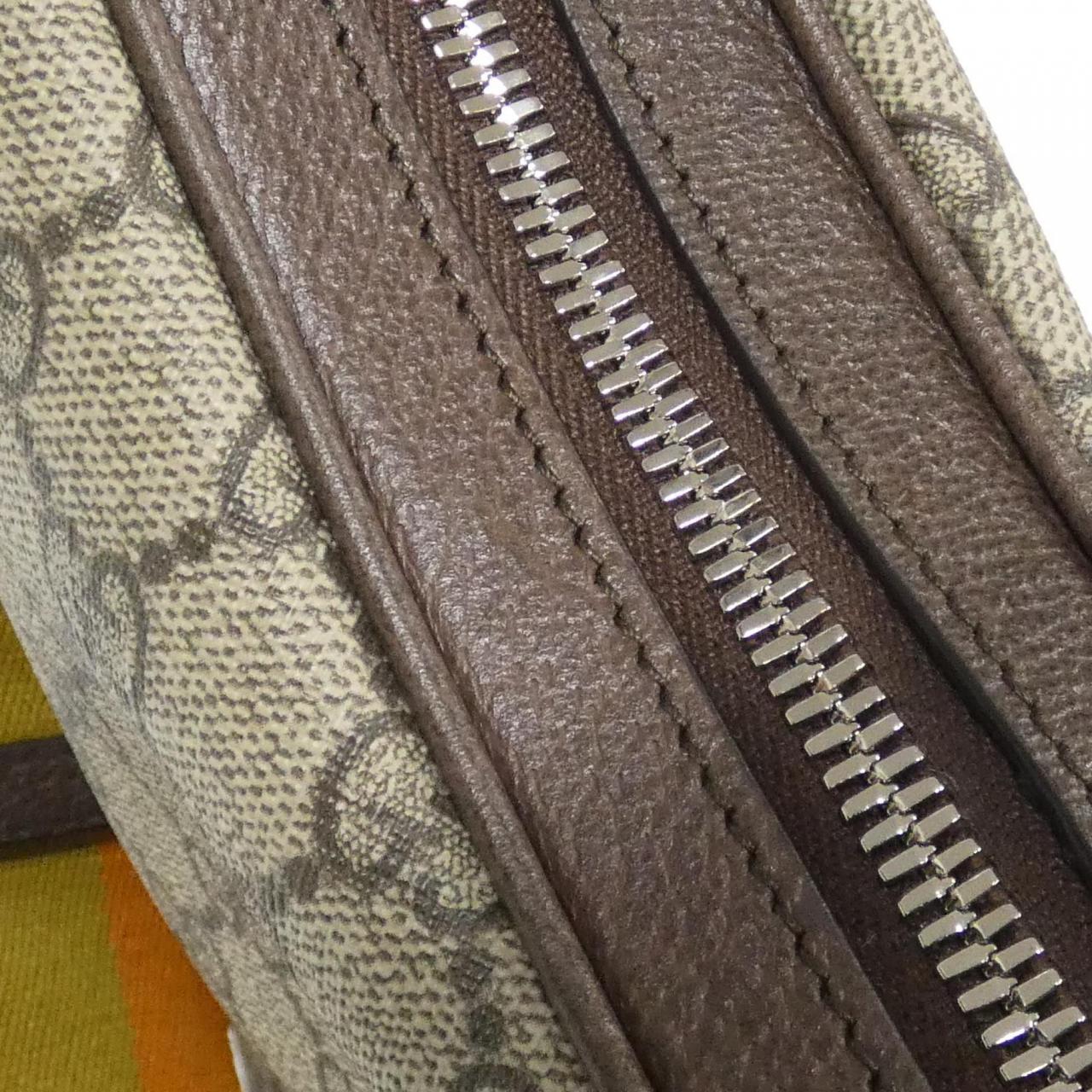 Gucci ATTACHE GG Supreme Canvas Shoulder Bag