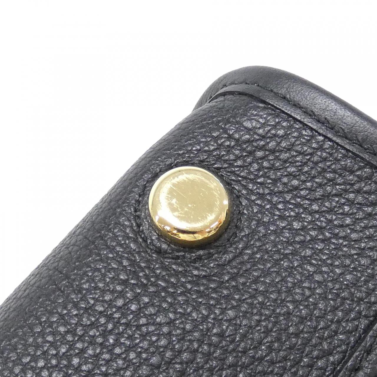 Gucci 674850 Leather Shoulder Bag