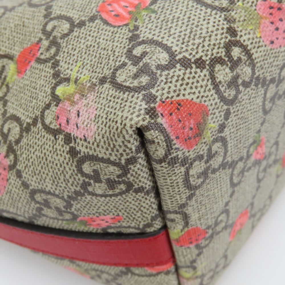 Gucci Chilled license strawberry GG Supreme Canvas Handbag