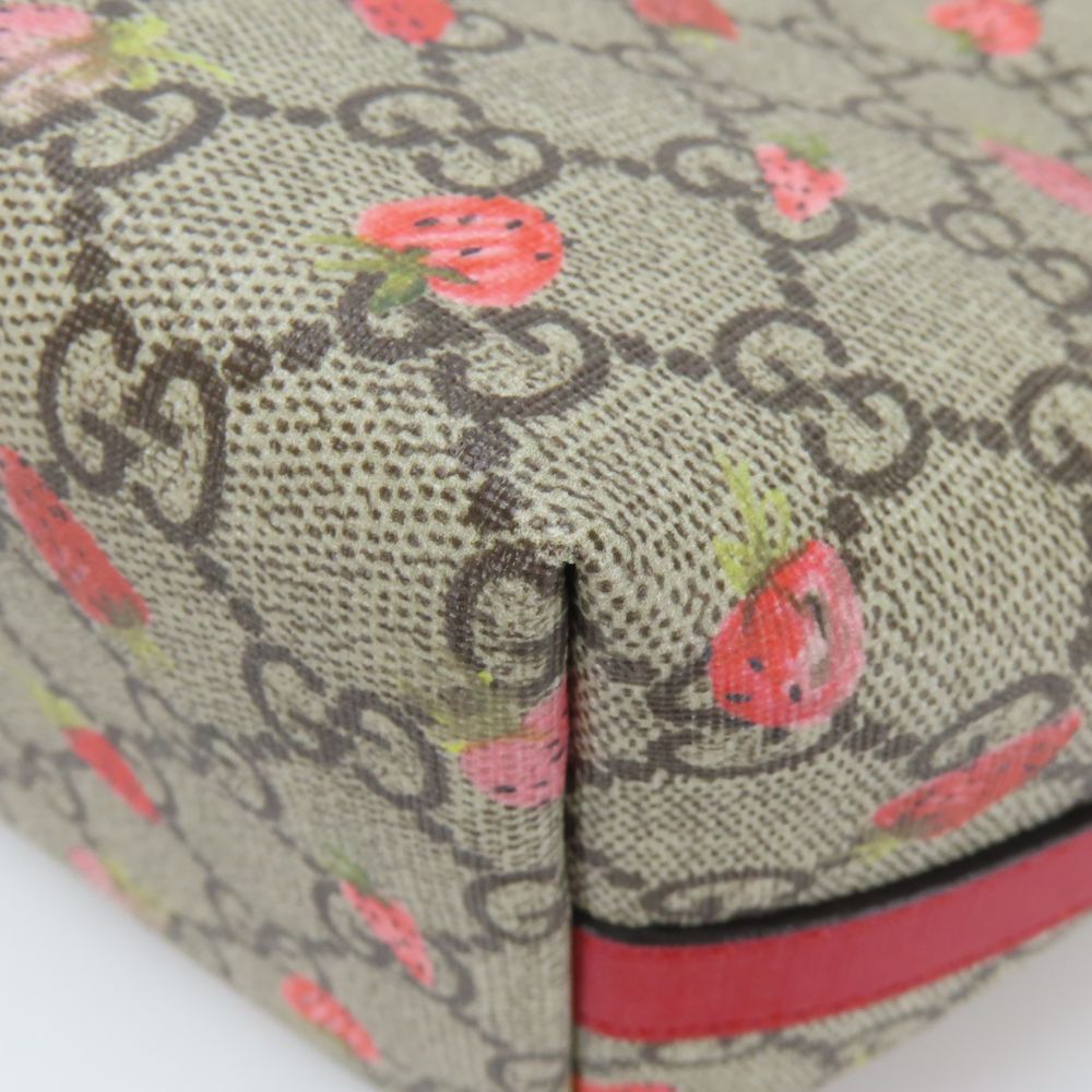 Gucci Chilled license strawberry GG Supreme Canvas Handbag
