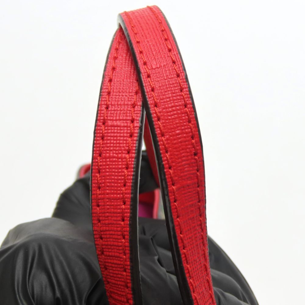 Gucci Chilled license rainbow star GG Supreme Canvas Handbag