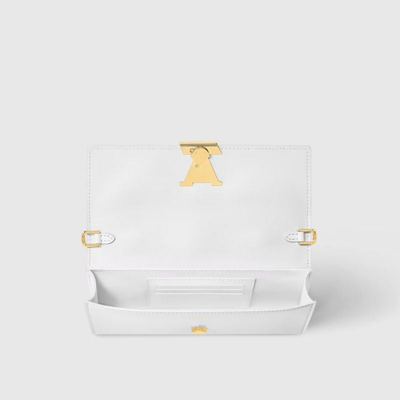 Wallet On Chain Capucines Handbag