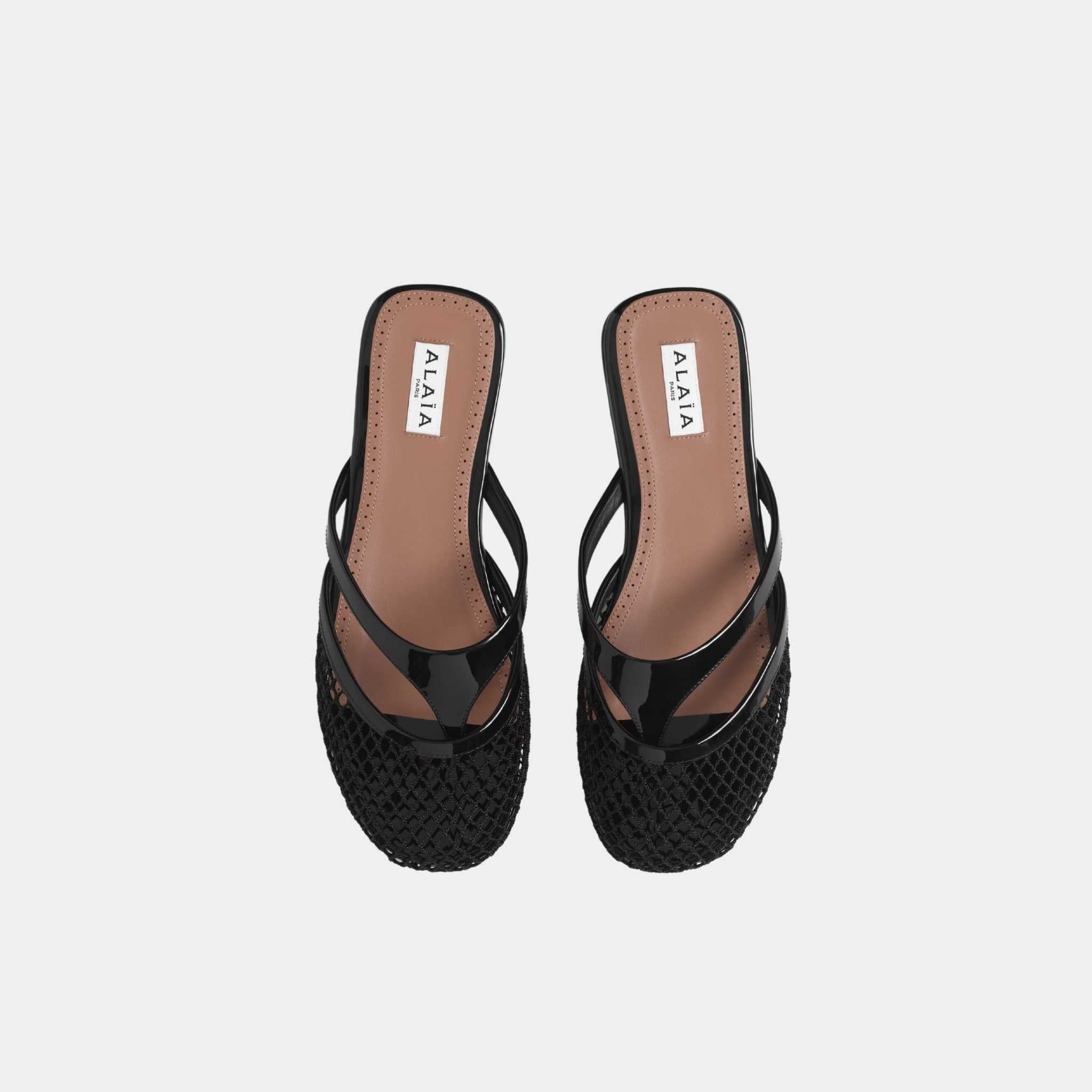 Infradito Flat Mules In Fishnet And Patent Leather