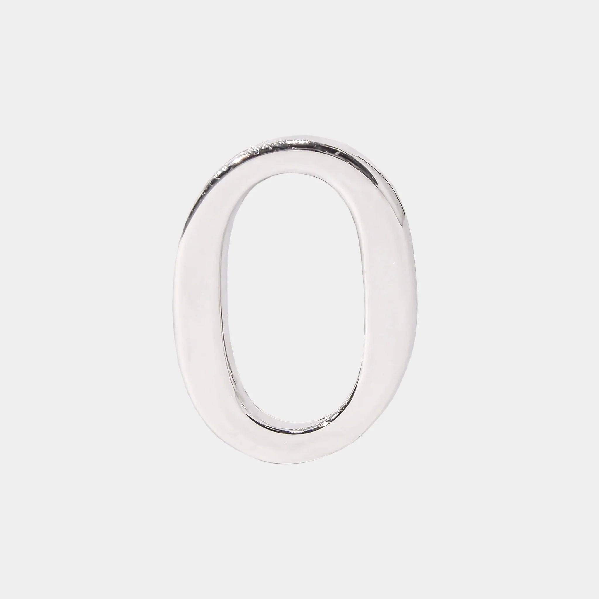 Ashna Mehta Alphabet Bag Bijoux Plain 18K White Gold, Letter O