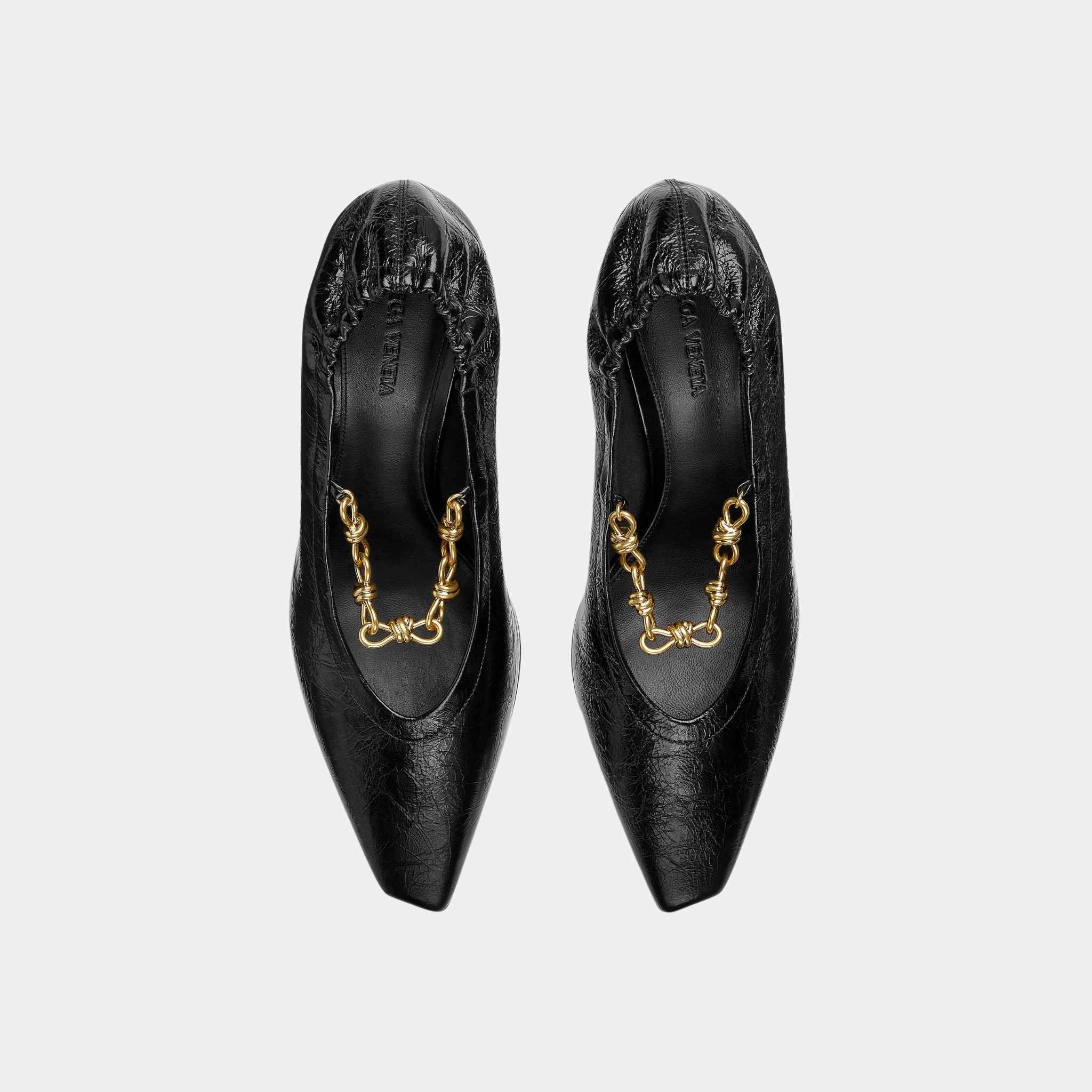 Sharp Chain Crinkled Calfskin Pump