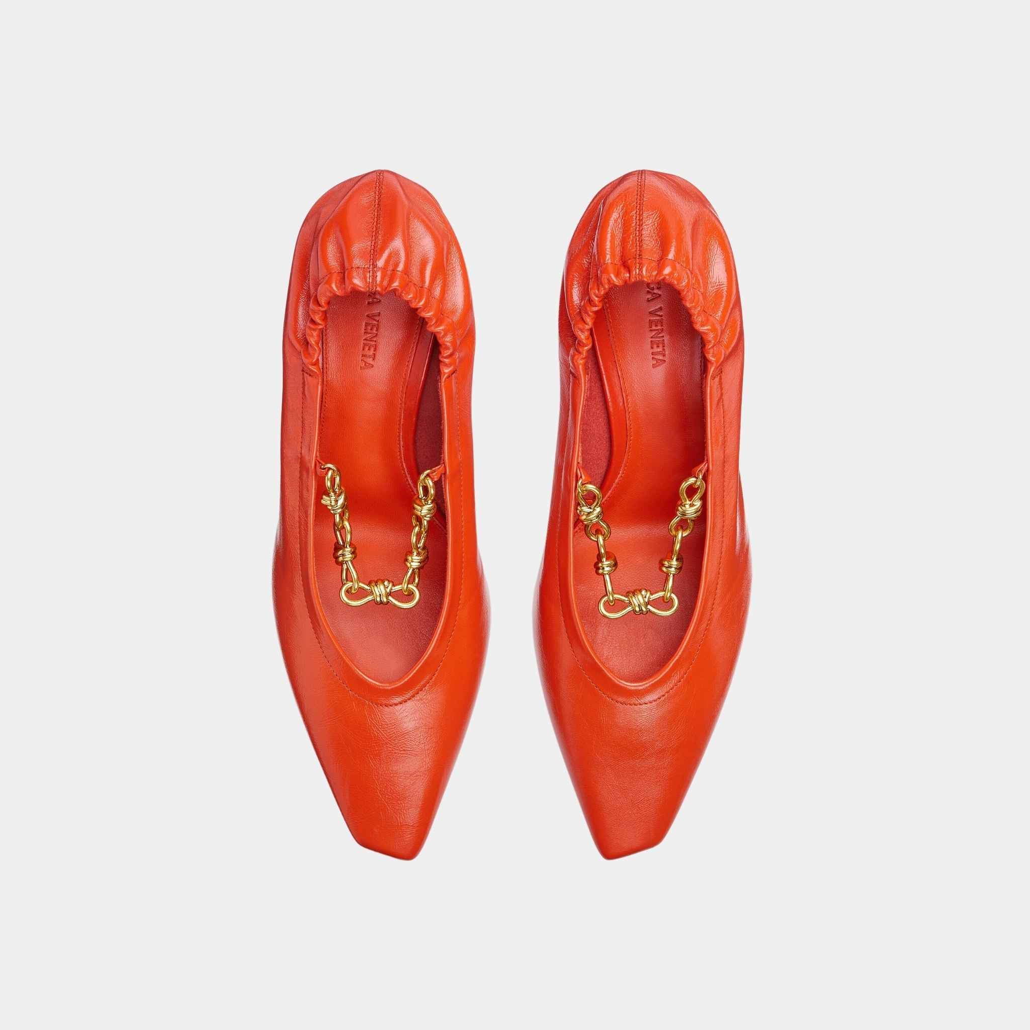 Sharp Chain Crinkled Calfskin Pump