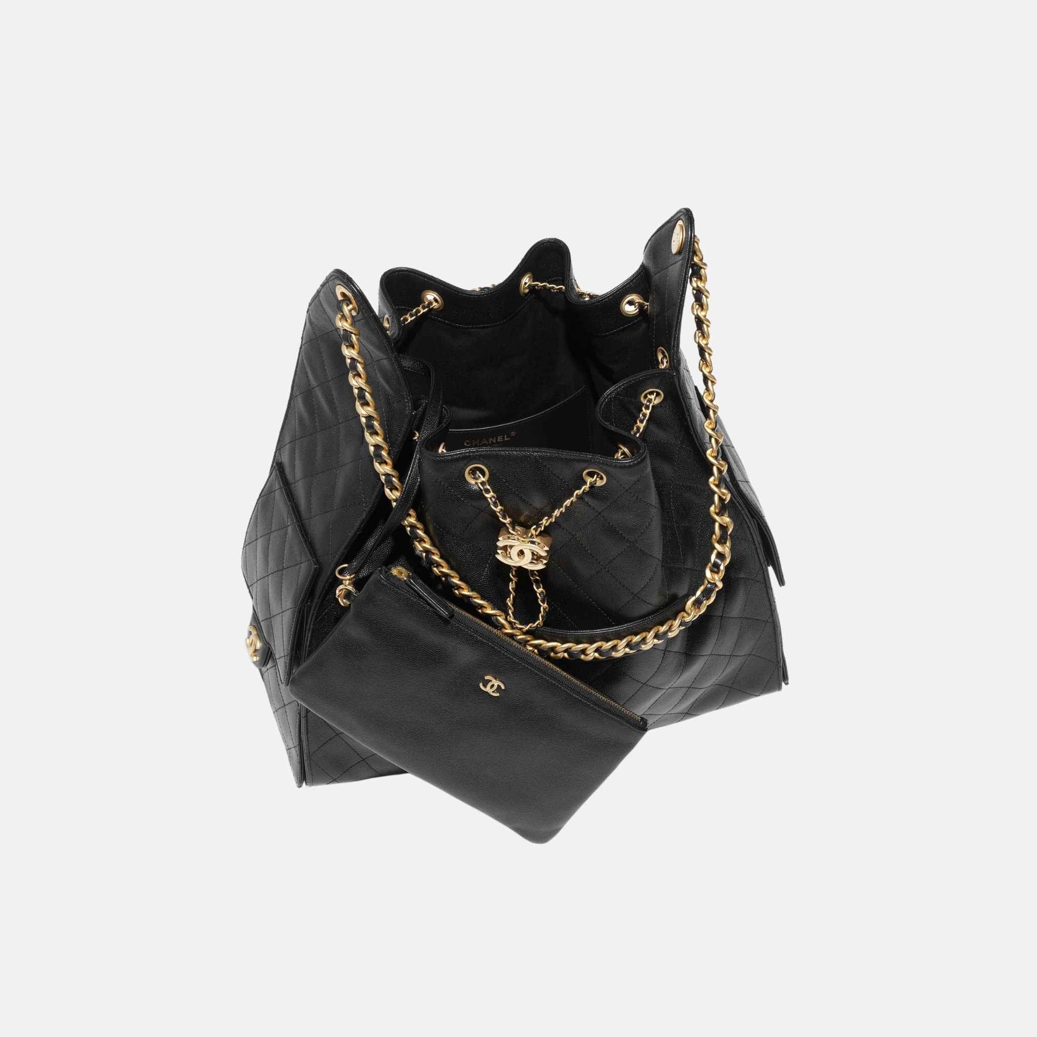 25 Large Handbag Grained Calfskin And Gold Tone Metal