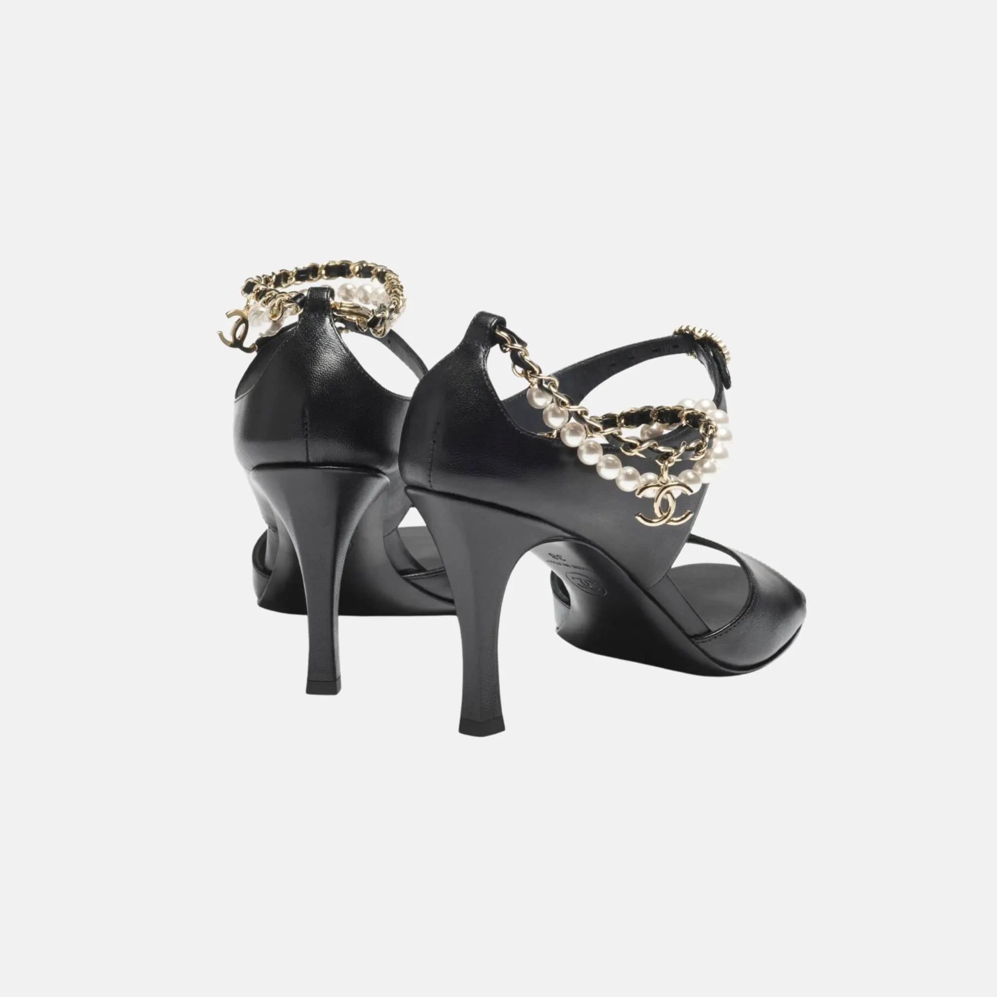 Heeled Sandals in Black