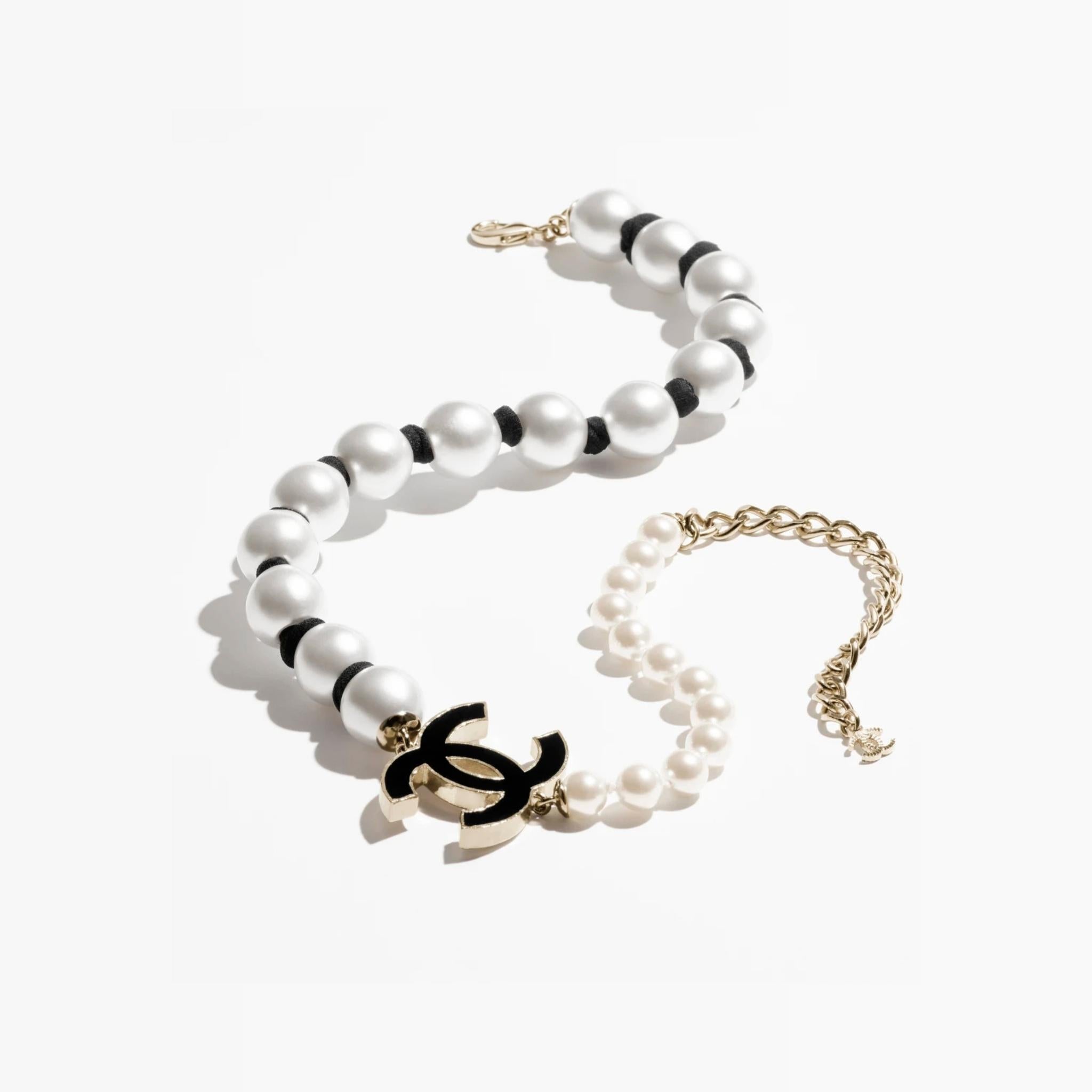 Necklace Metal Glass Pearls Silk Resin Gold White Black