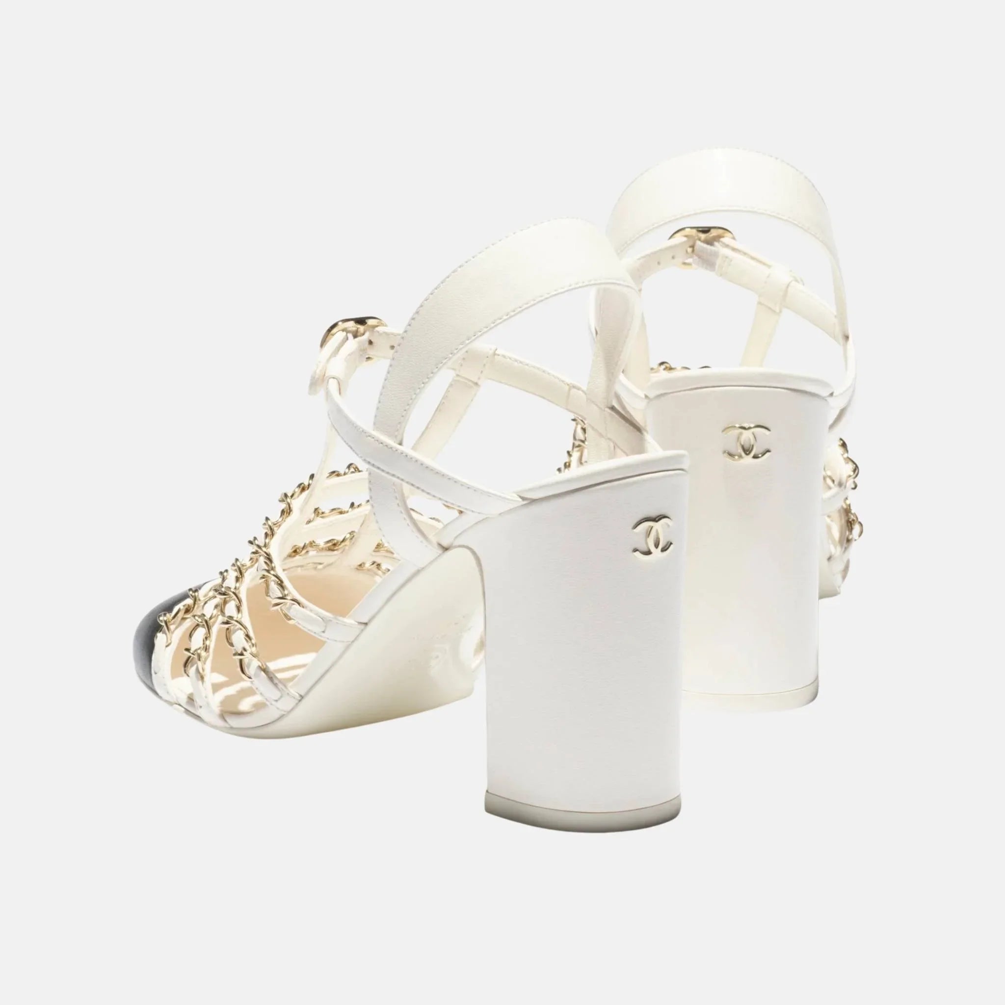 Slingbacks in Shiny Lambskin