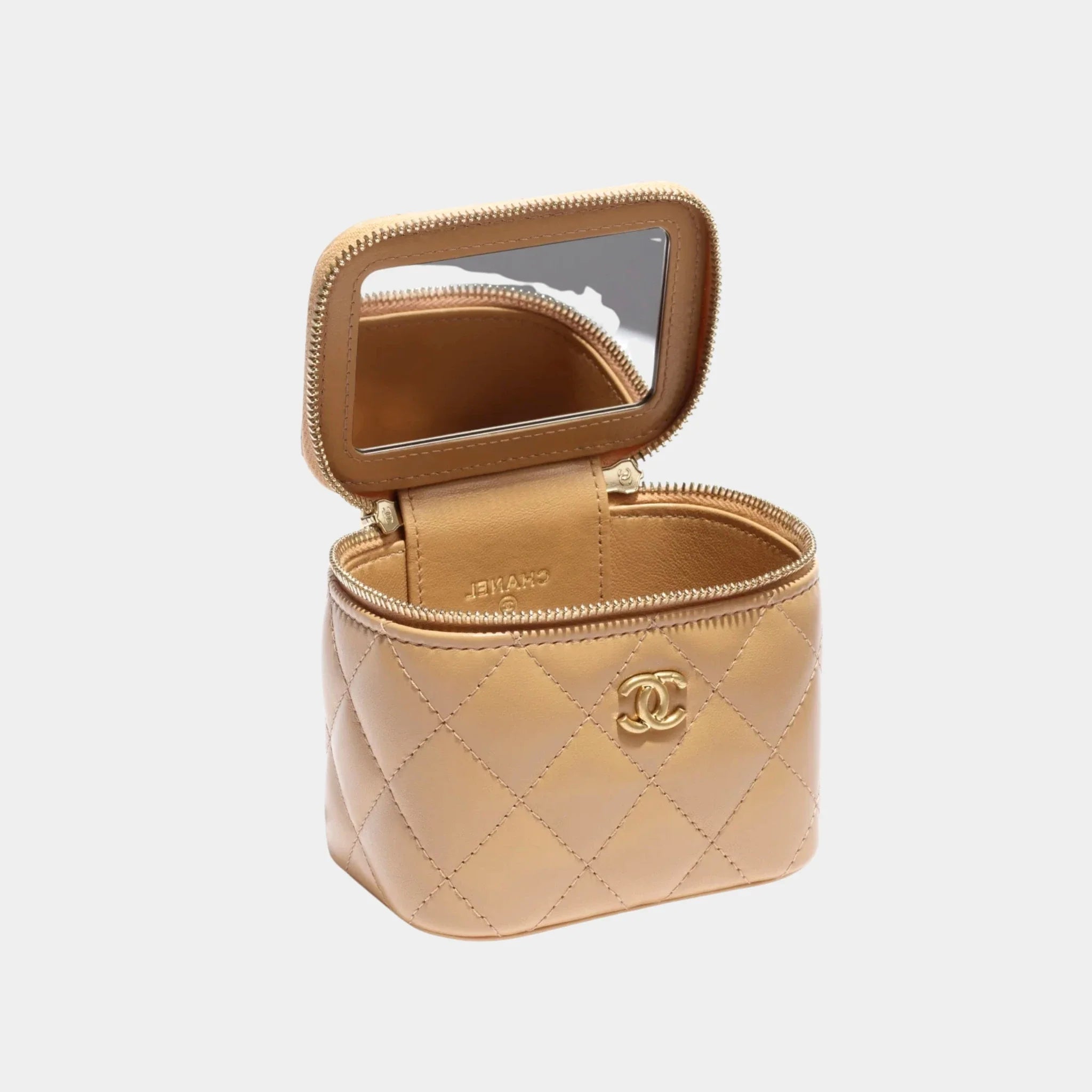 Small Vanity with Chain in Shiny Lambskin