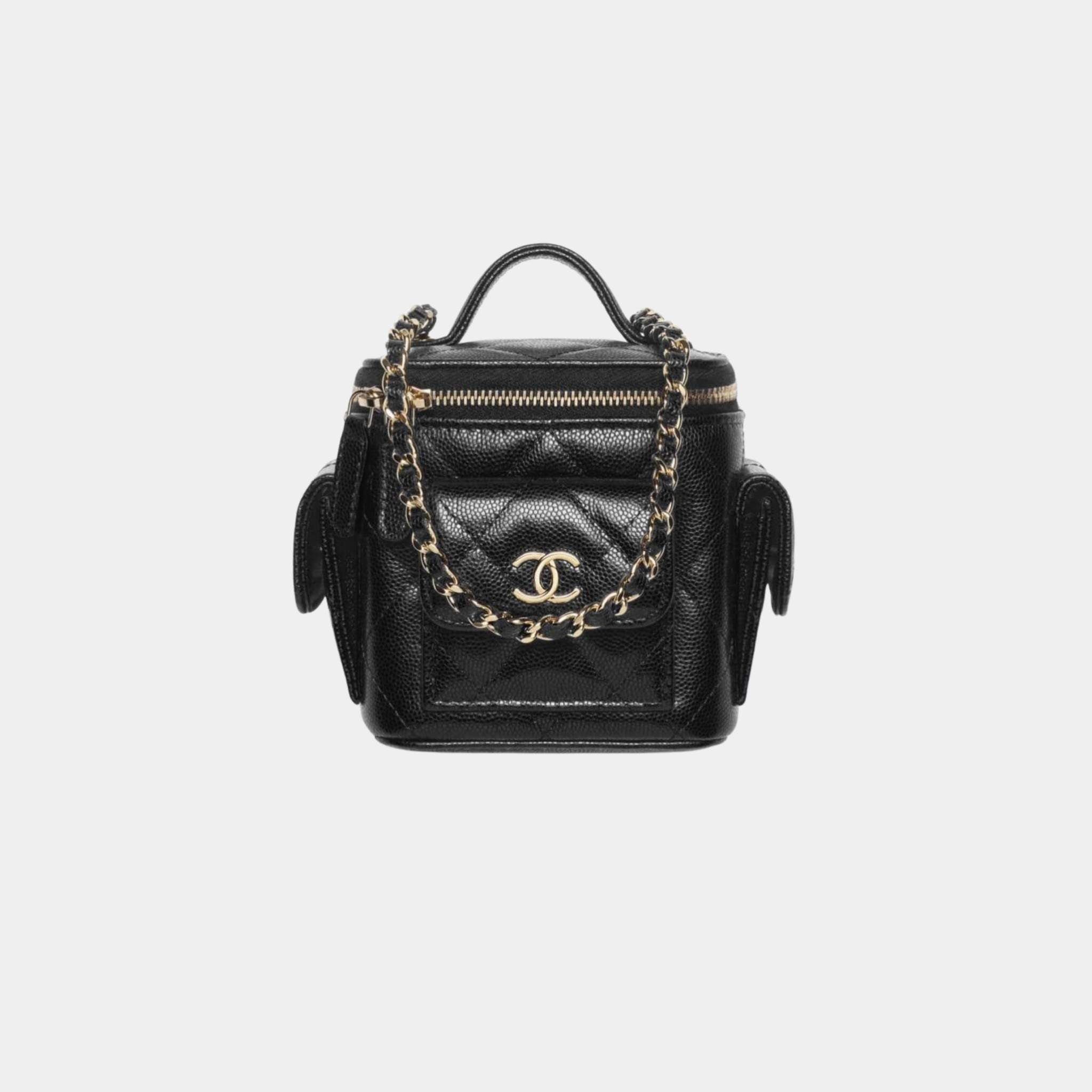 Vanity with Chain in Grained Shiny Calfskin and Gold Tone Metal