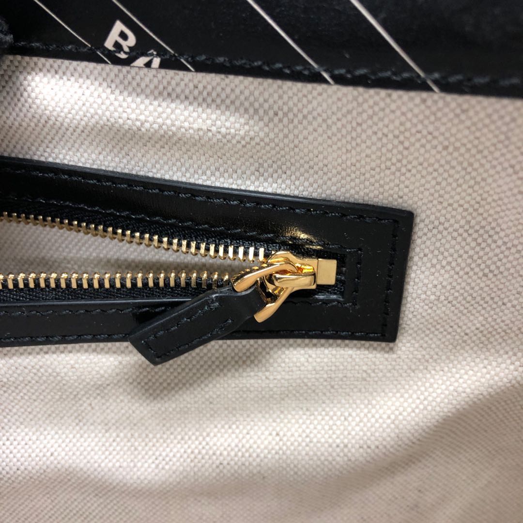 Gucci Balenciaga The Hacker Project Jackie 1961 Leather Shoulder Bag