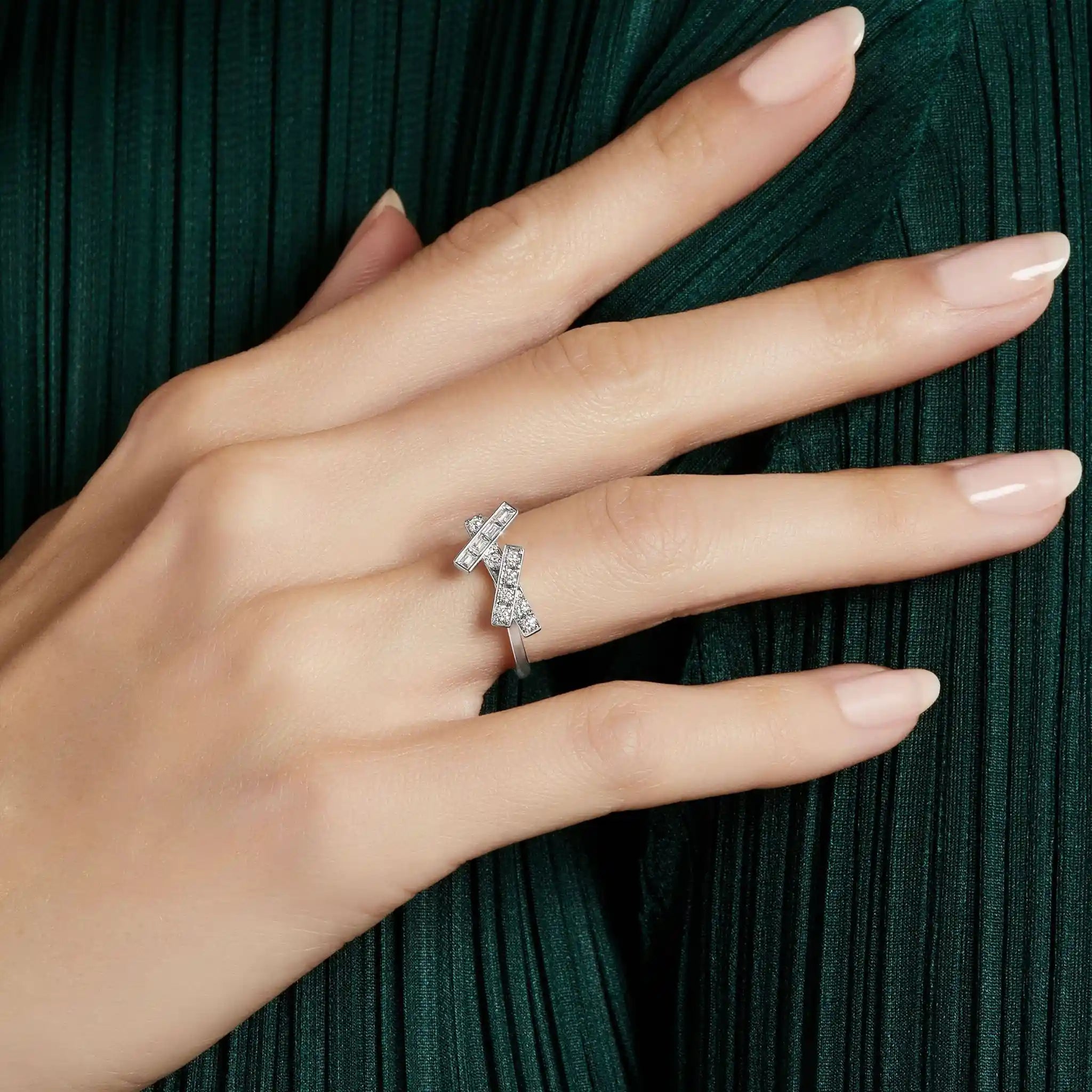 Threads Diamond Mini Ring