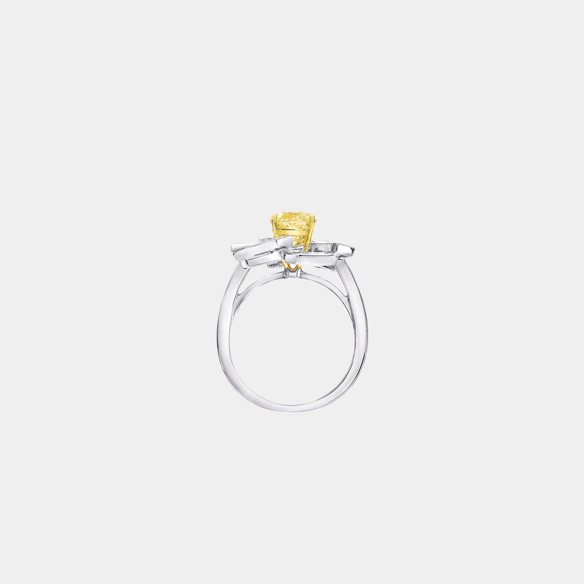 Threads Yellow and White Diamond Ring