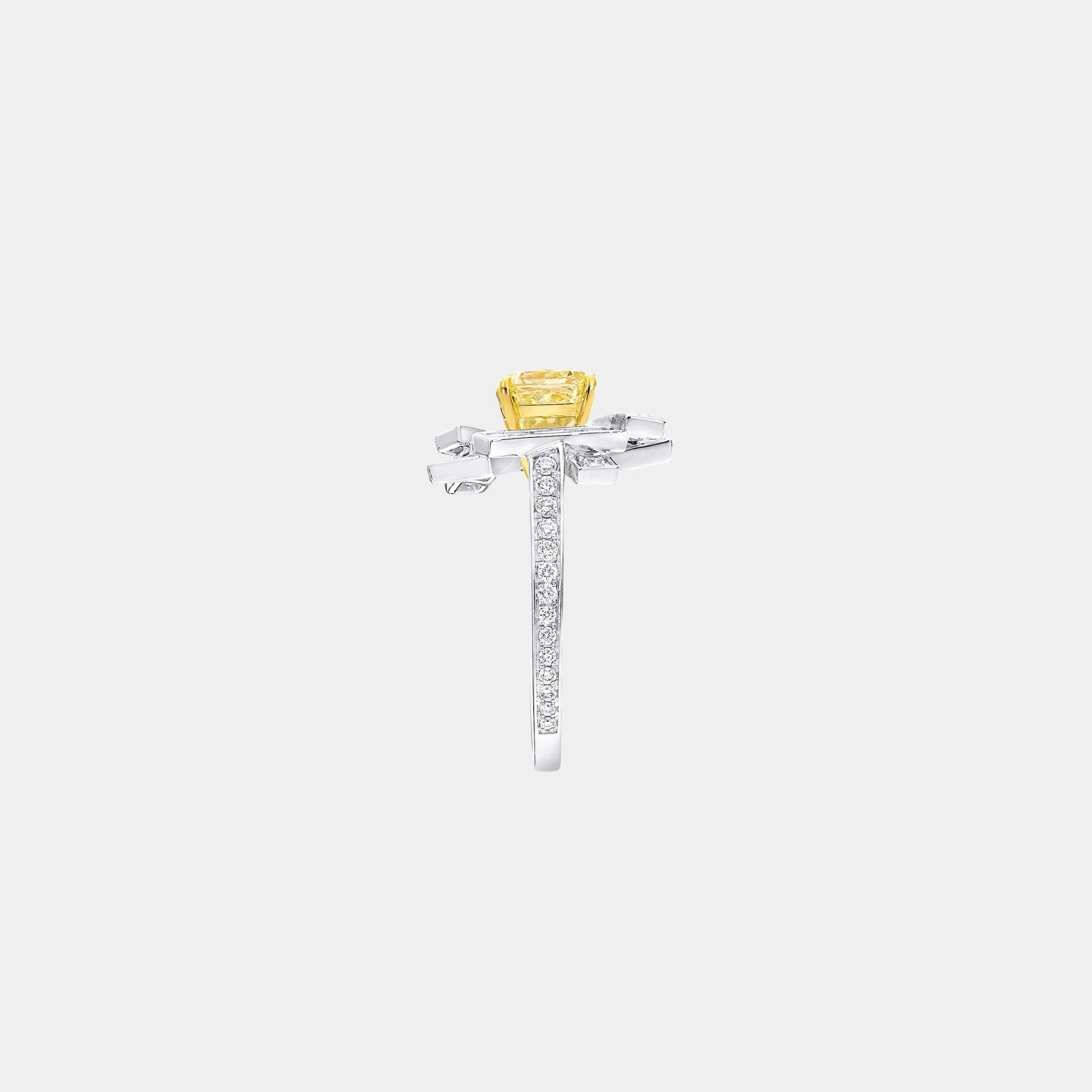 Threads Yellow and White Diamond Ring