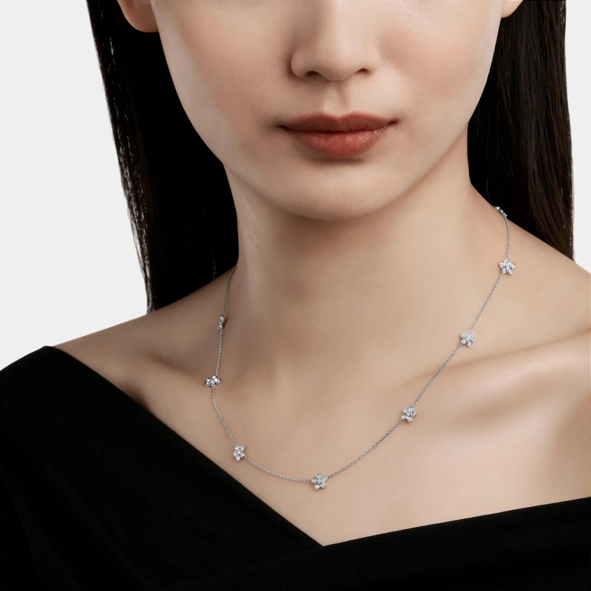 Wild Flower Petite Pavé Diamond Necklace