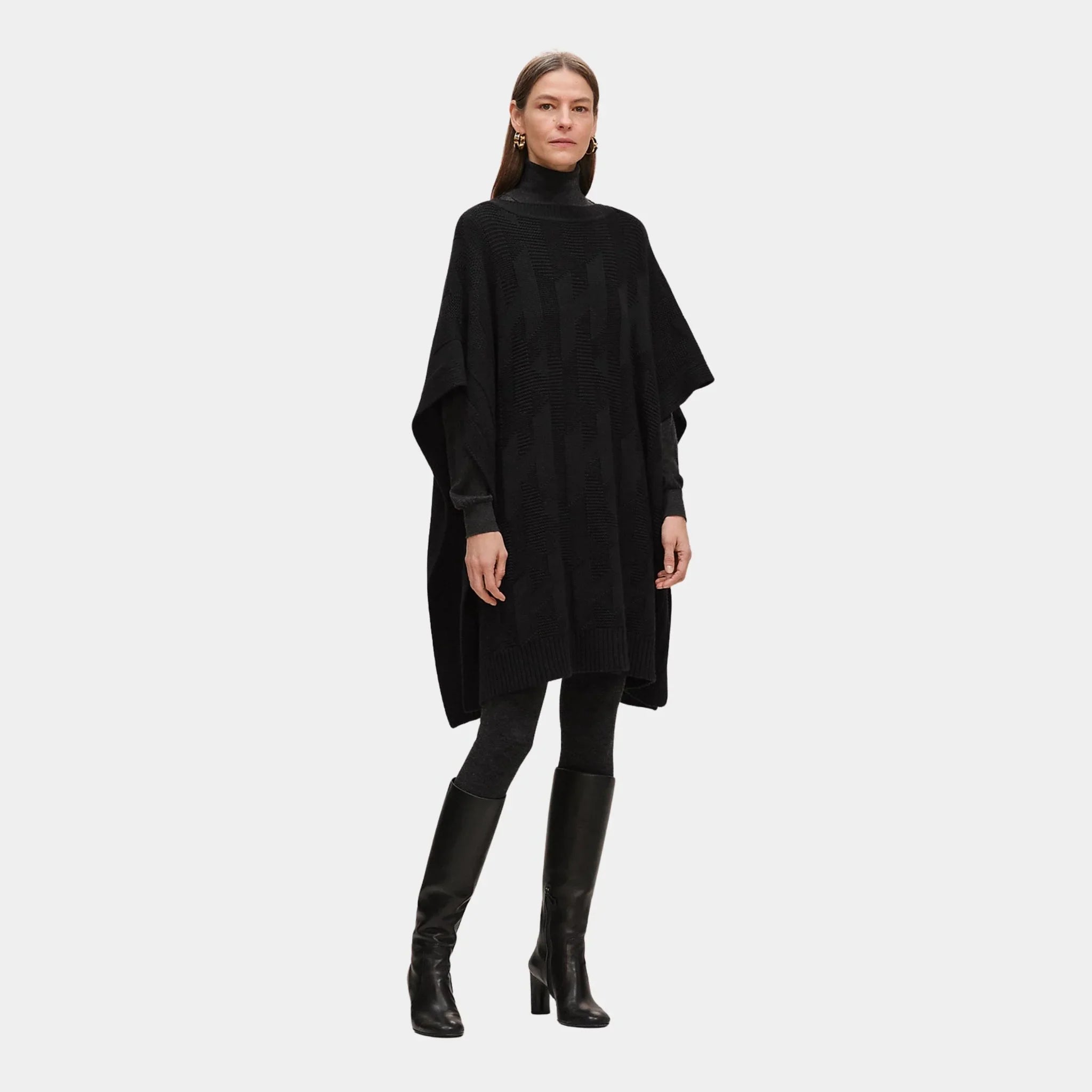 Hermes H Rectangular Cape Poncho in Plain Wool Knit, Noir, Front