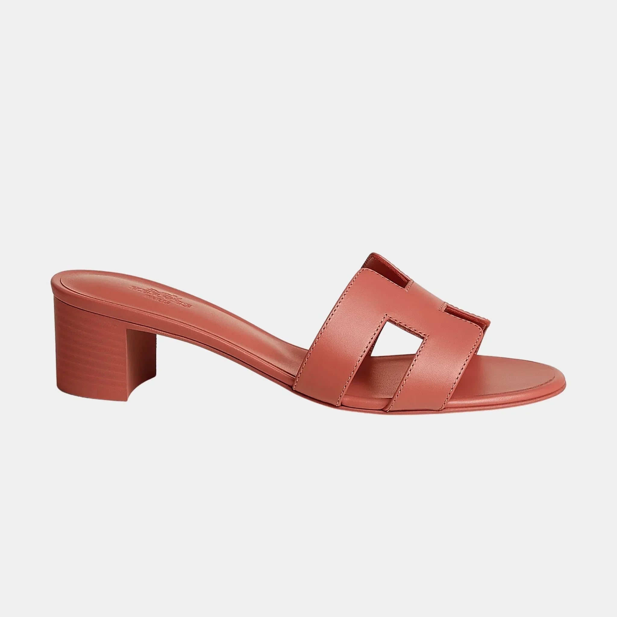 Oasis Sandals in Calfskin