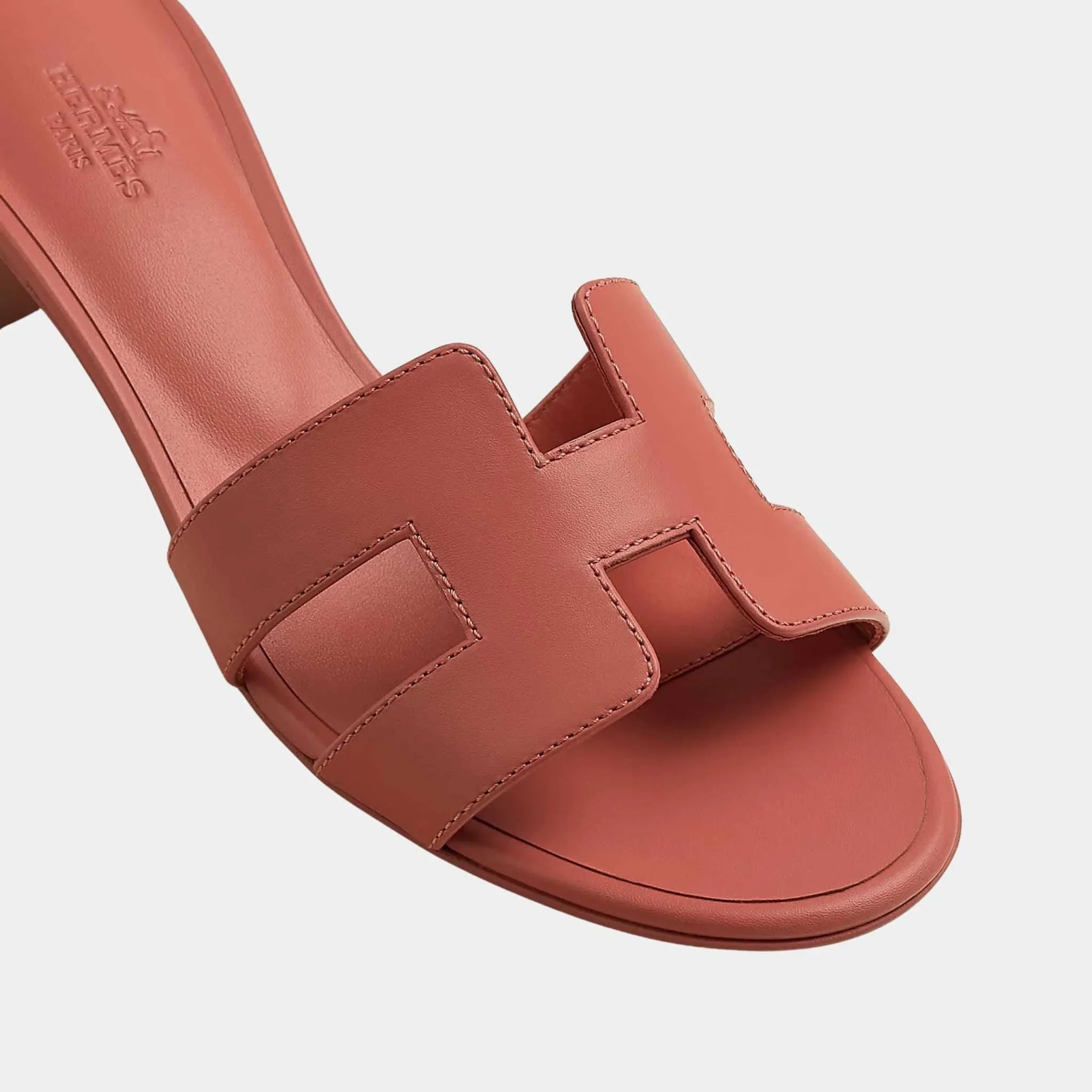 Oasis Sandals in Calfskin