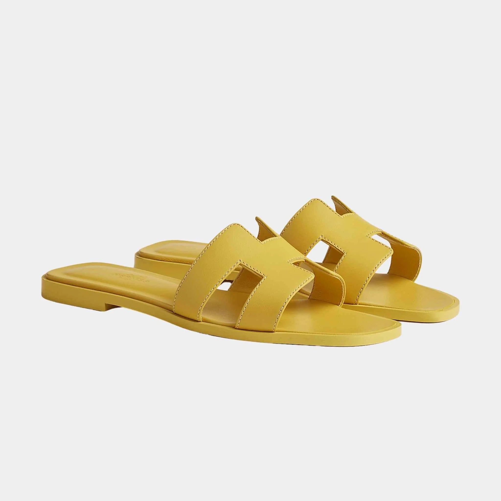 Hermes Oran Sanda Calfskin, Jaune, Front