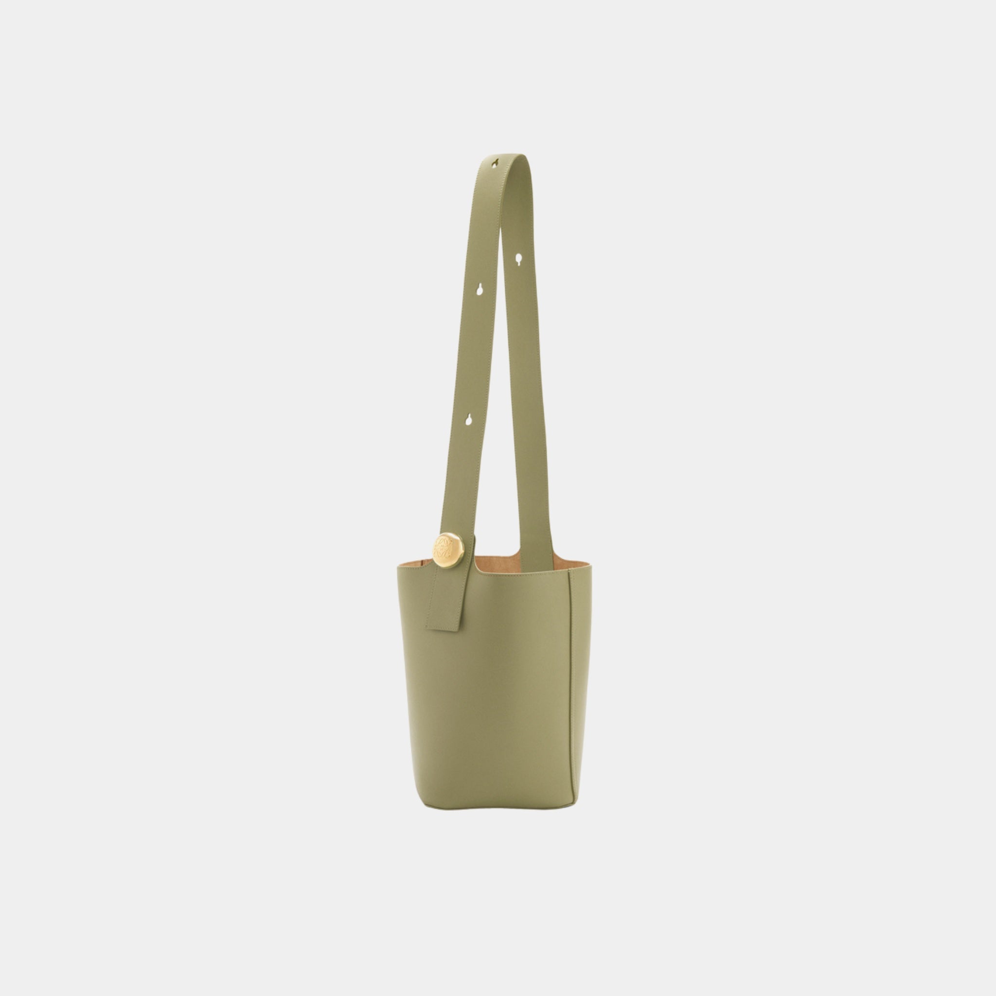 Medium Pebble Bucket Bag Smooth Calf Leather