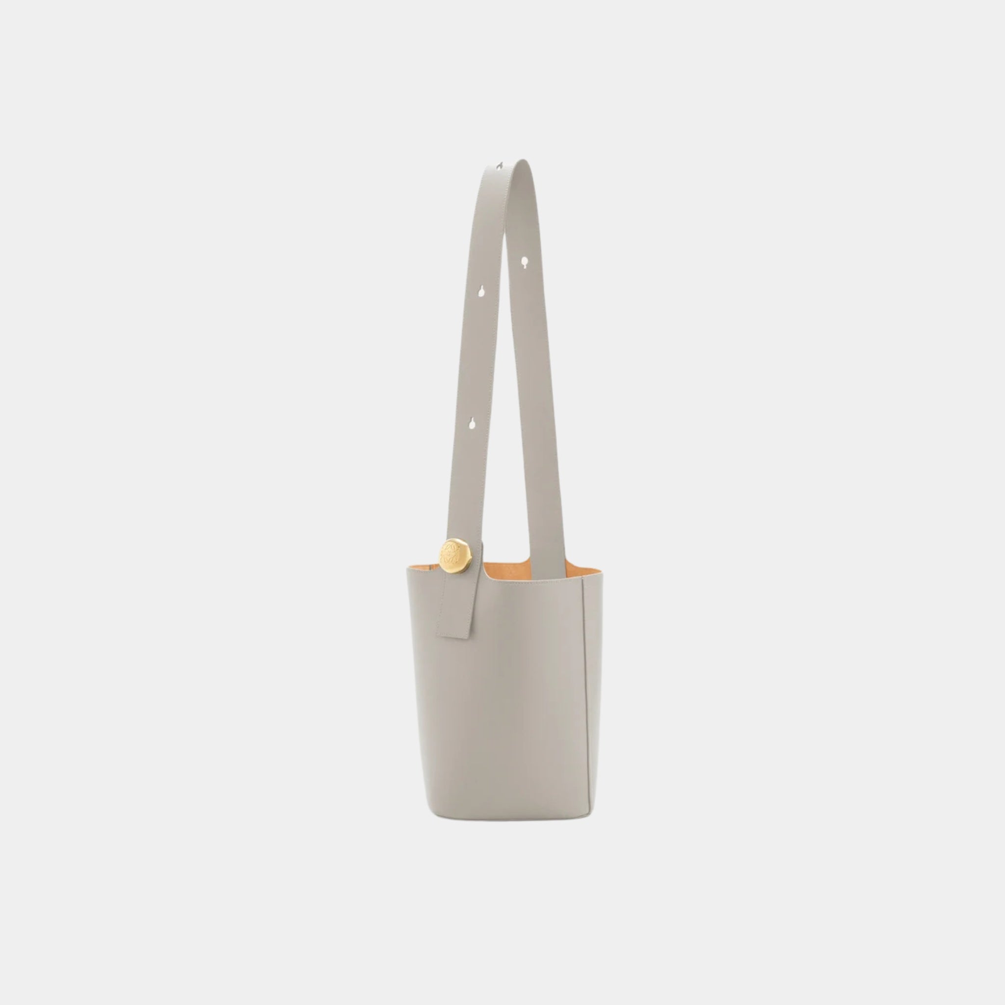 Medium Pebble Bucket Bag Smooth Calf Leather