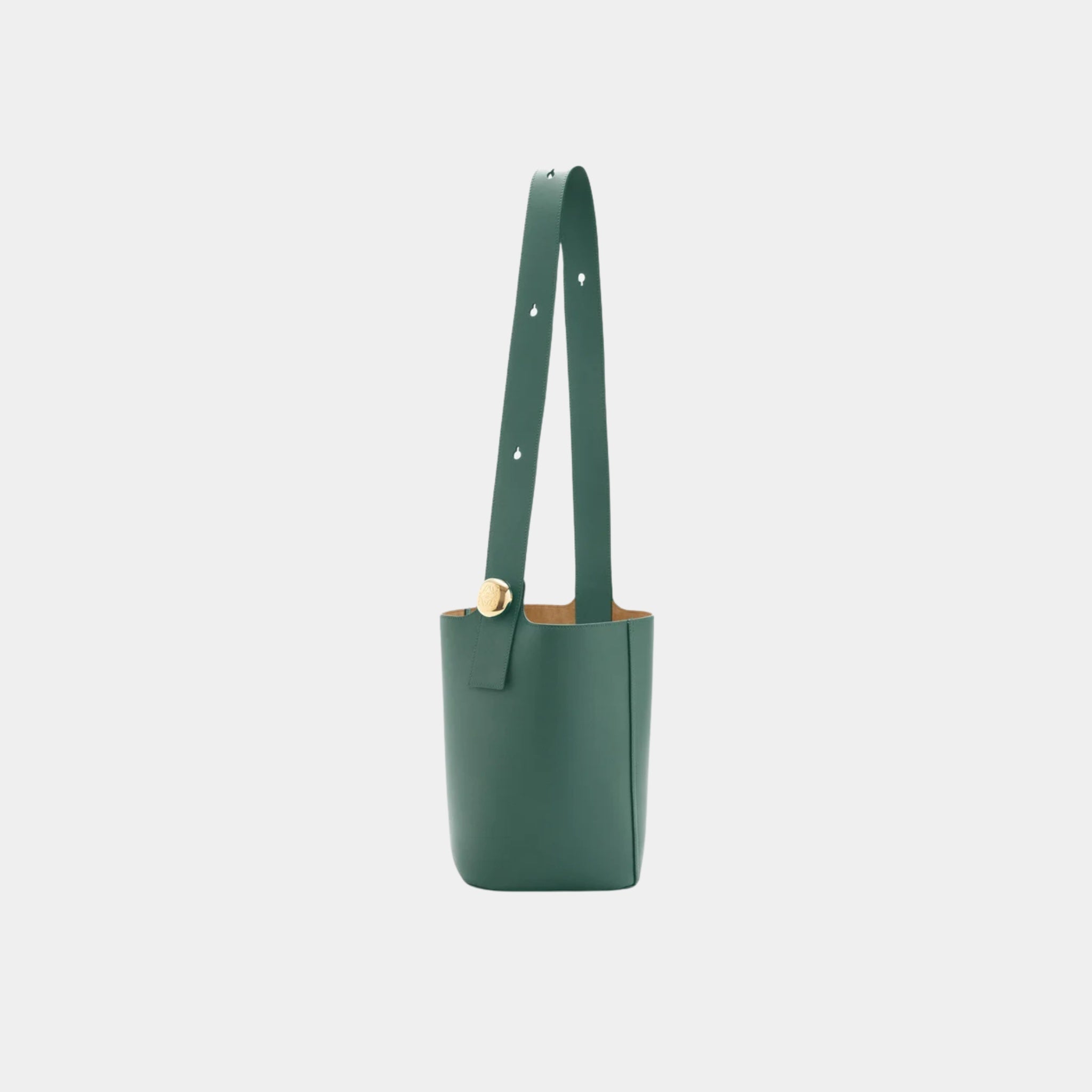 Medium Pebble Bucket Bag Smooth Calf Leather