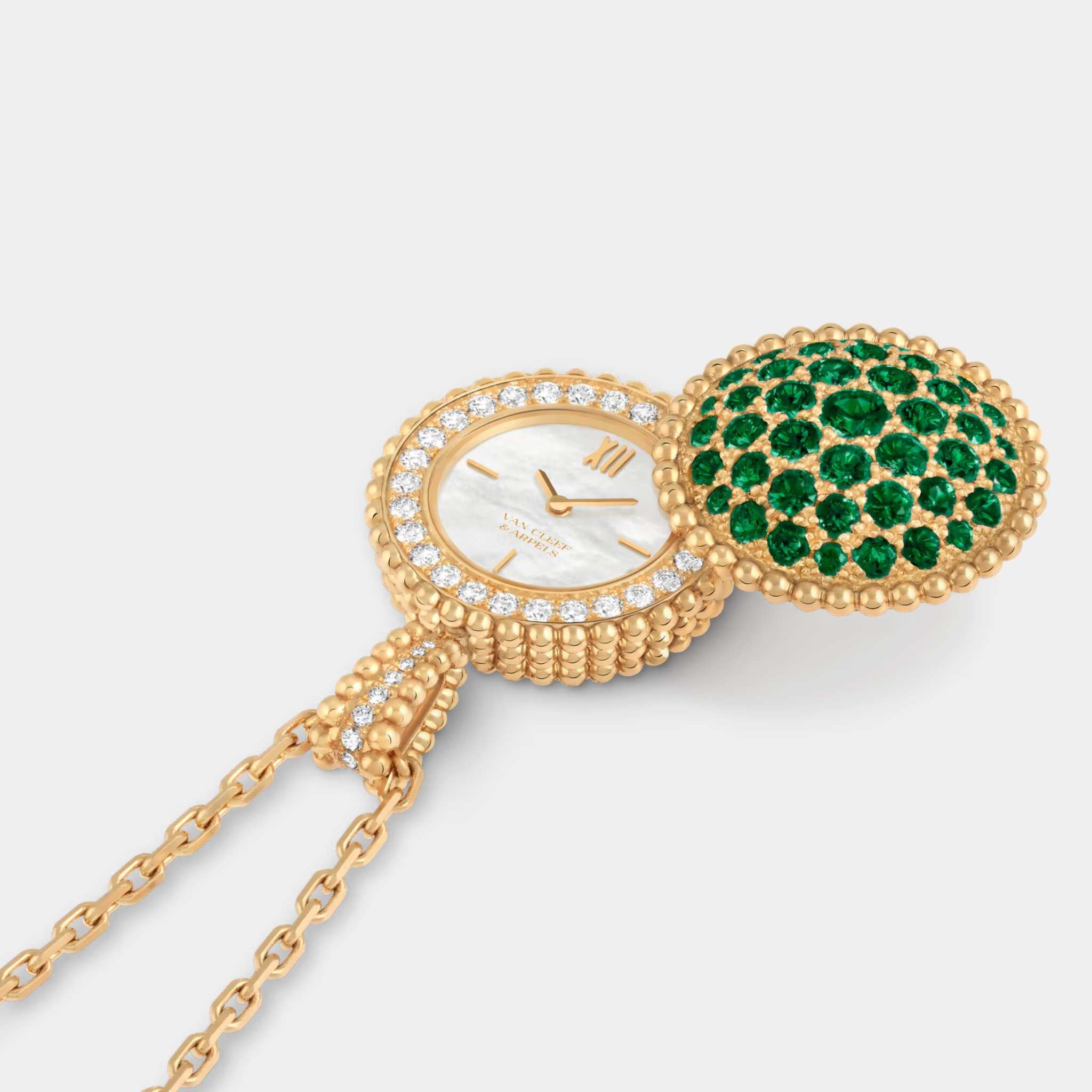 Perlée Secret Pendant Watch yellow Gold Diamond Emerald With Pearl