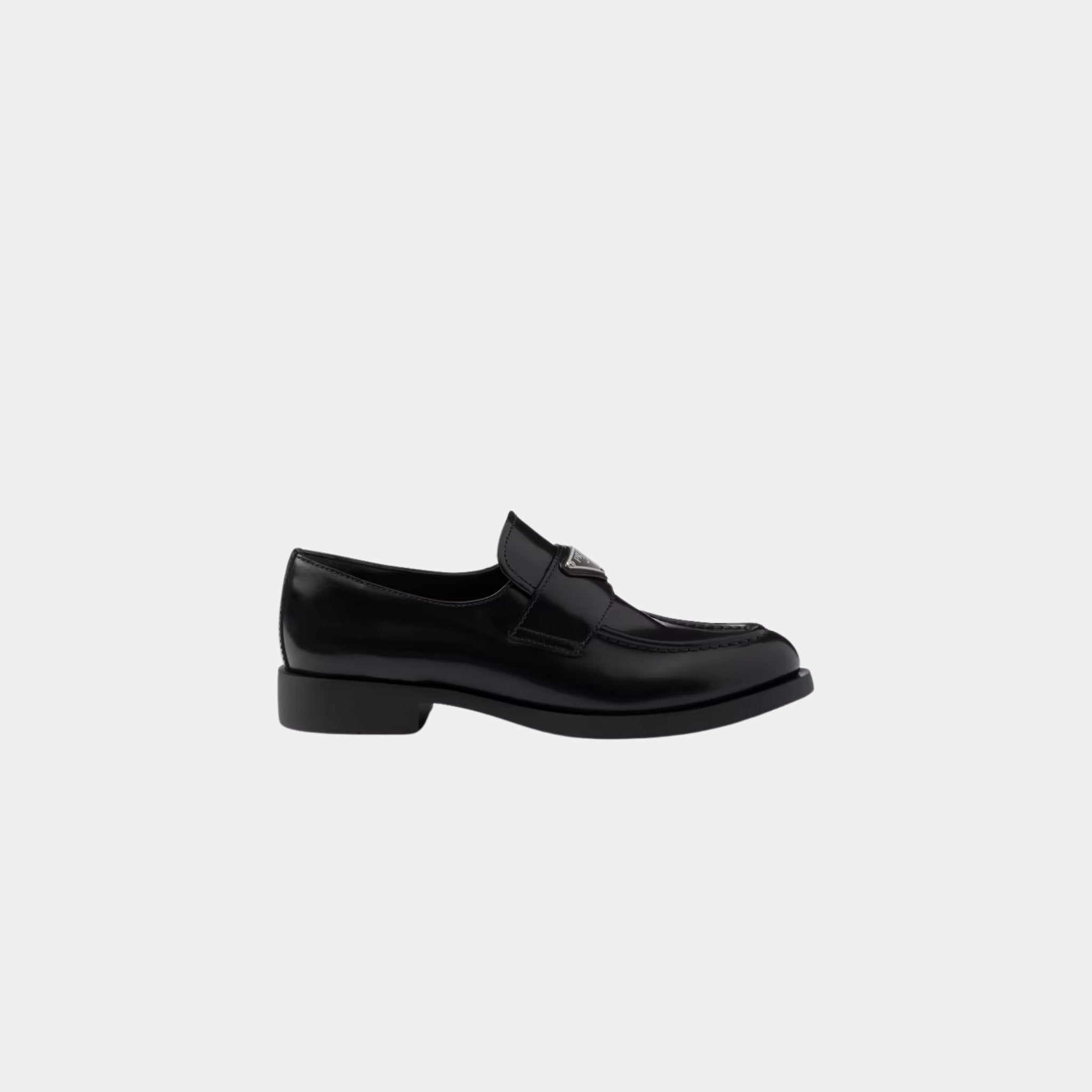 Brushed Leather Heeled Loafers With Tonal Stitching