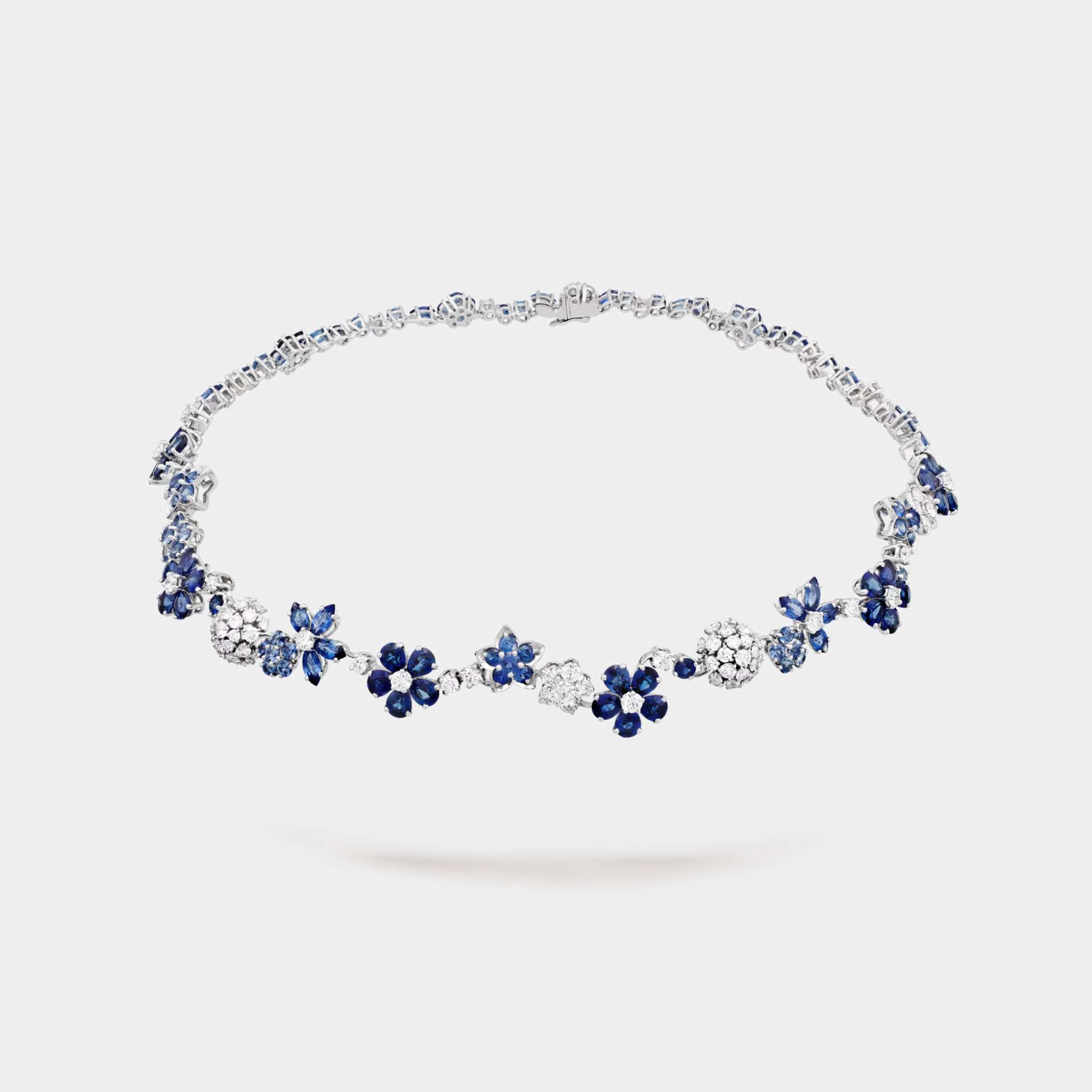 Folie des Prés Necklace in White Gold & Diamonds