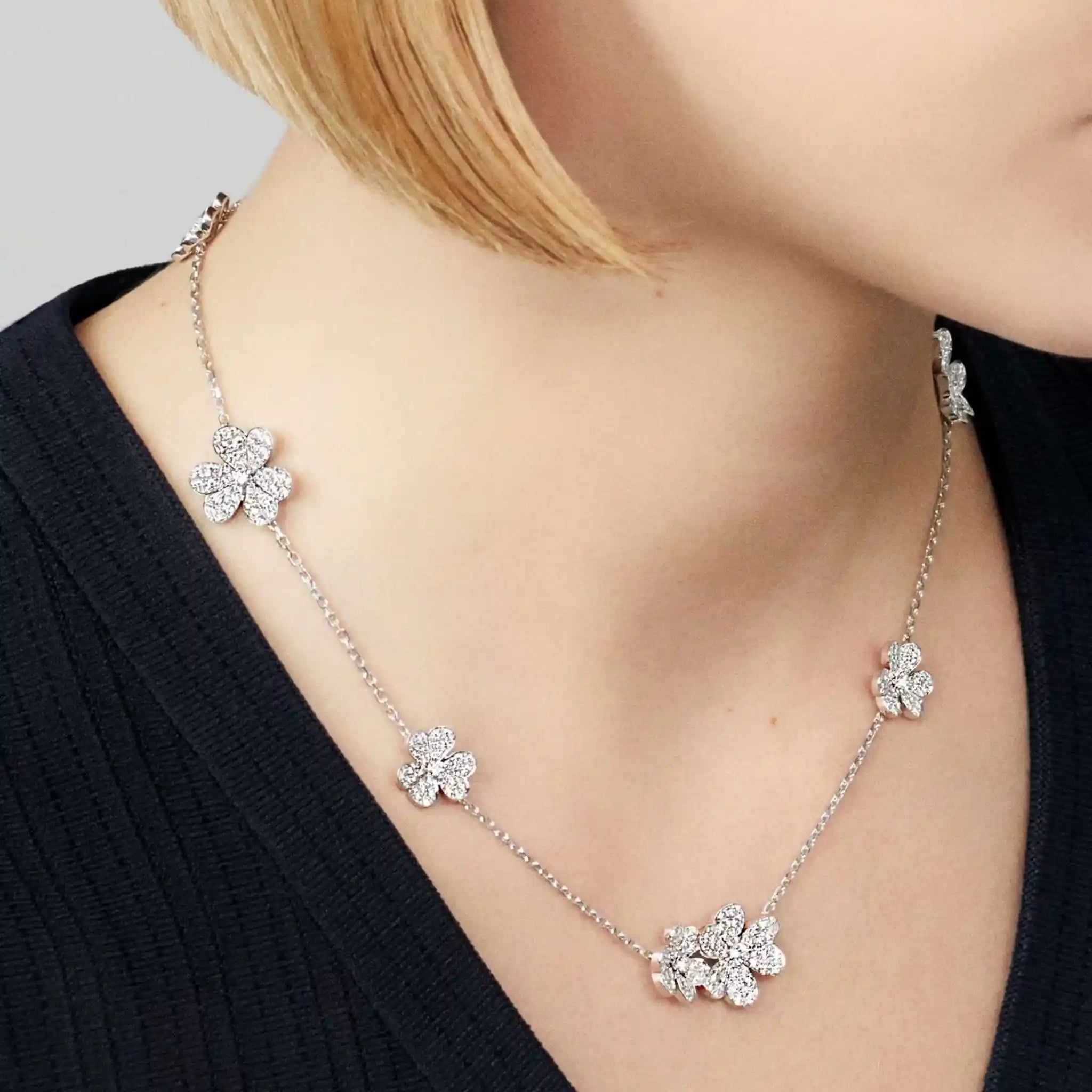 Frivole necklace 9 flowers White Gold Diamond