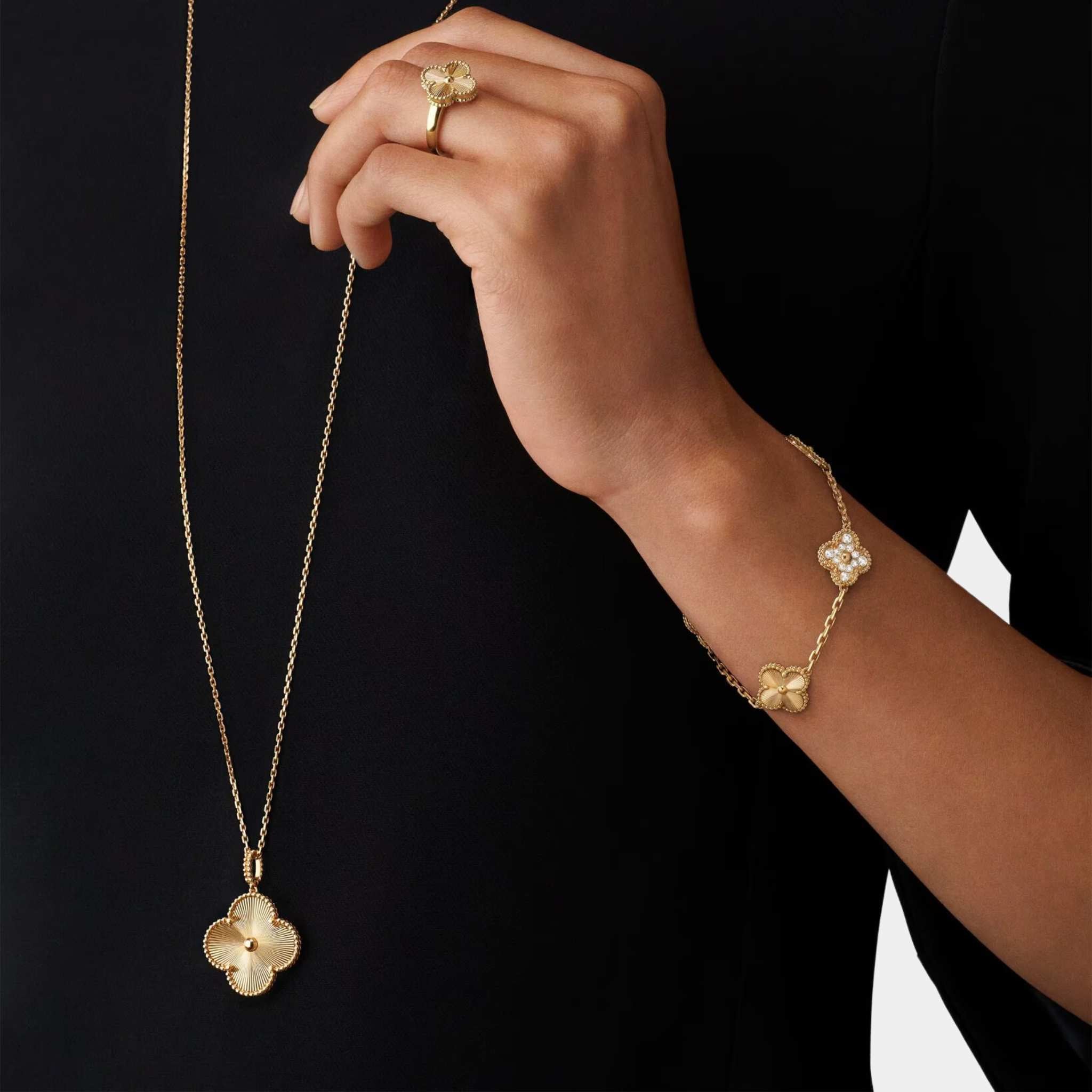 Magic Alhambra Long Necklace 1 Motif Yellow Gold