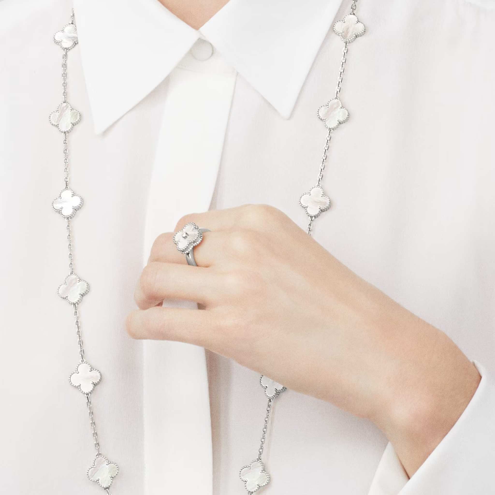 Vintage Alhambra Ring White Gold Diamond & MOP