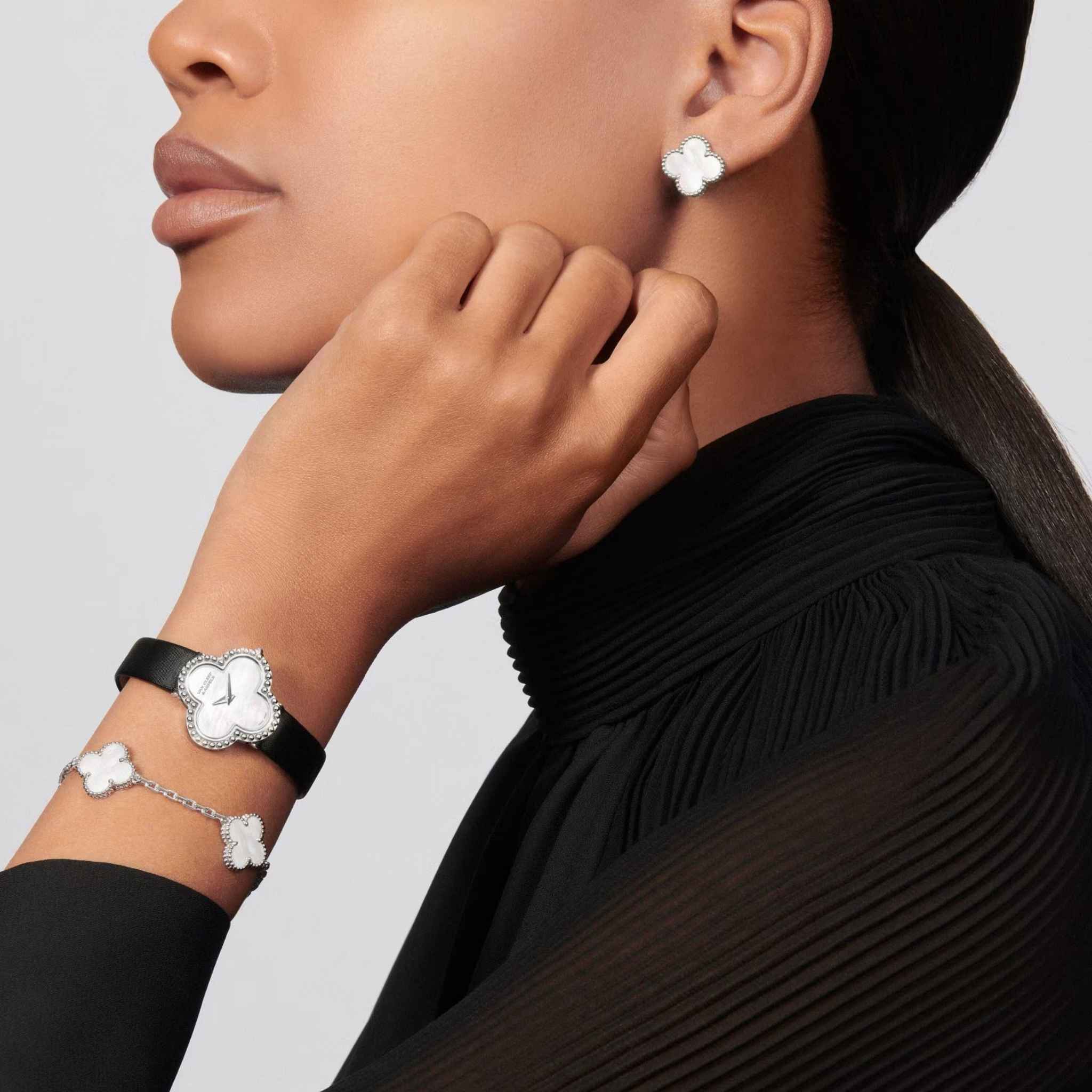 Alhambra Bracelet in White Gold & Mother of Pearl