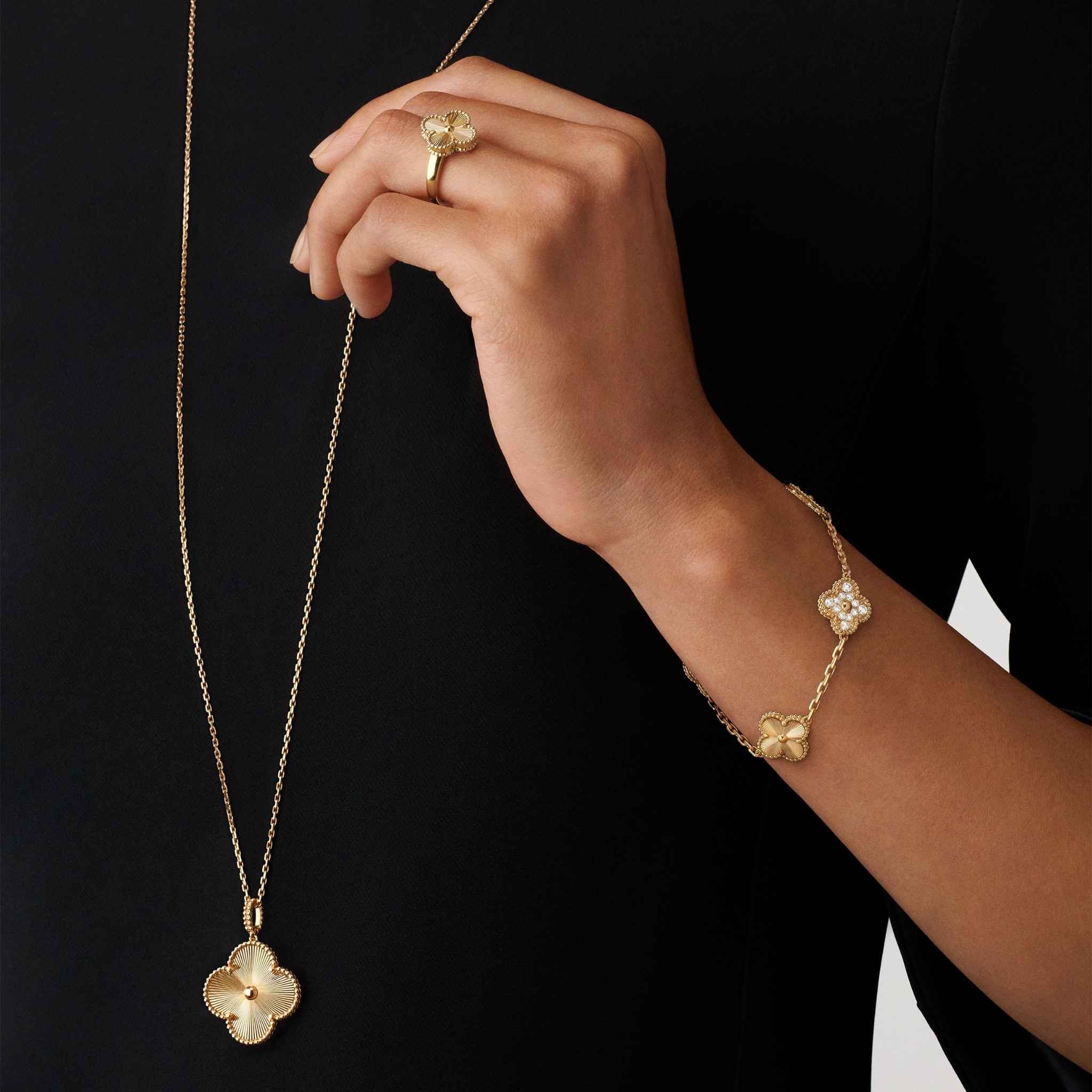 Vintage Alhambra Gold Motifs Bracelet Guilloche